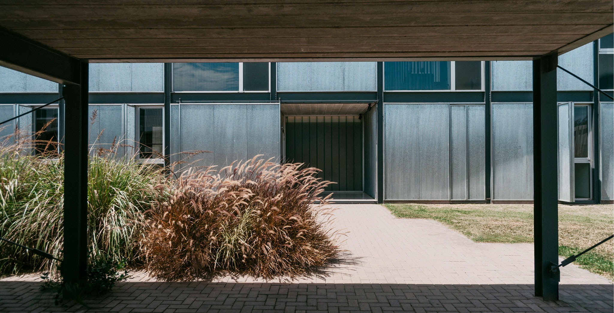 Masterplan, Offices and Multi-Activity Space (EAM) by Estudio qo + TAF. Photograph by Paraná Estudio. Masterplan, Offices and Multi-Activity Space (EAM) by Estudio qo + TAF. Photograph by Paraná Estudio.