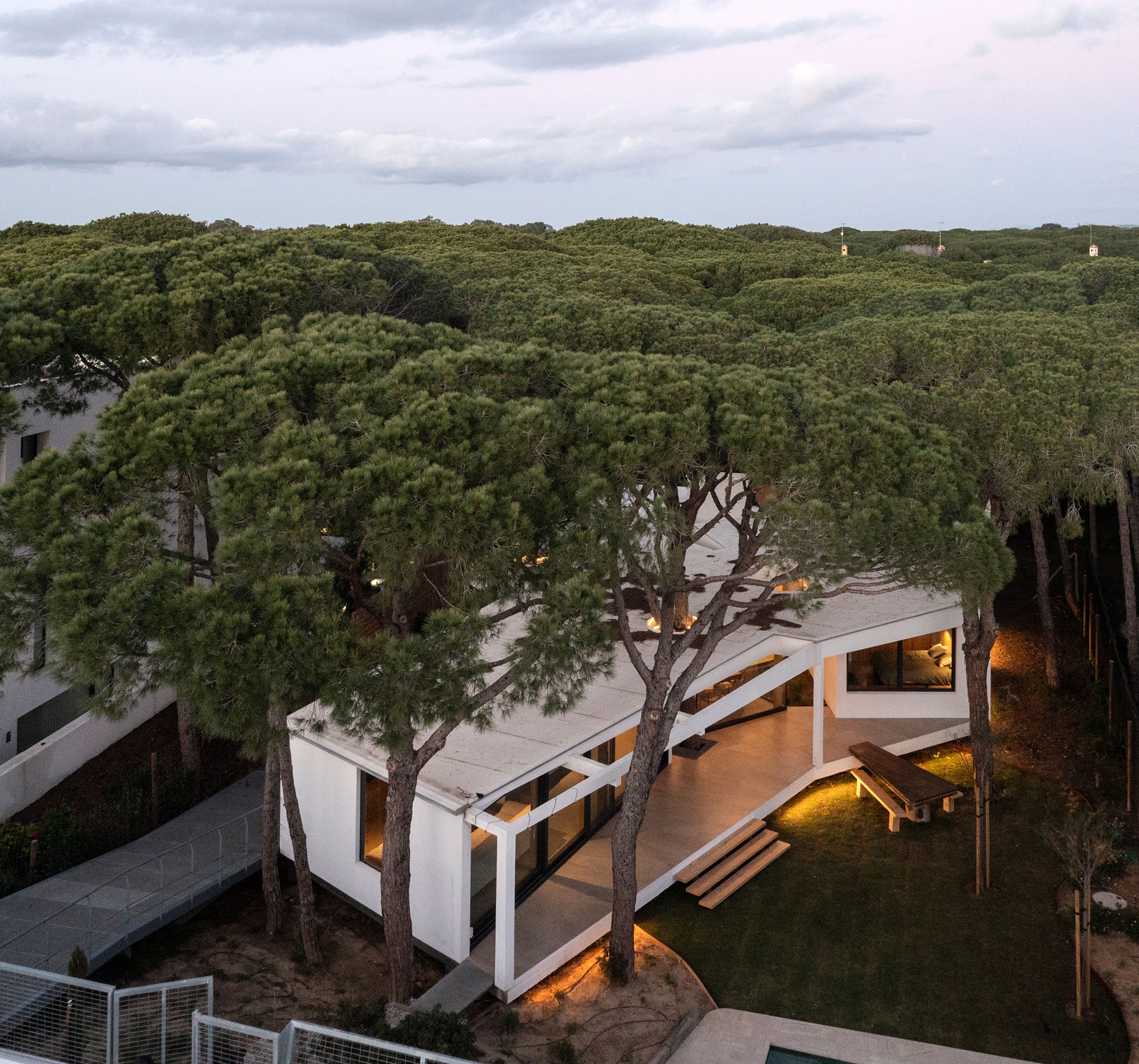 Pinola House by Lisabesur Arquitectos. Photograph by Jesús Granada. Pinola House by Lisabesur Arquitectos. Photograph by Jesús Granada.