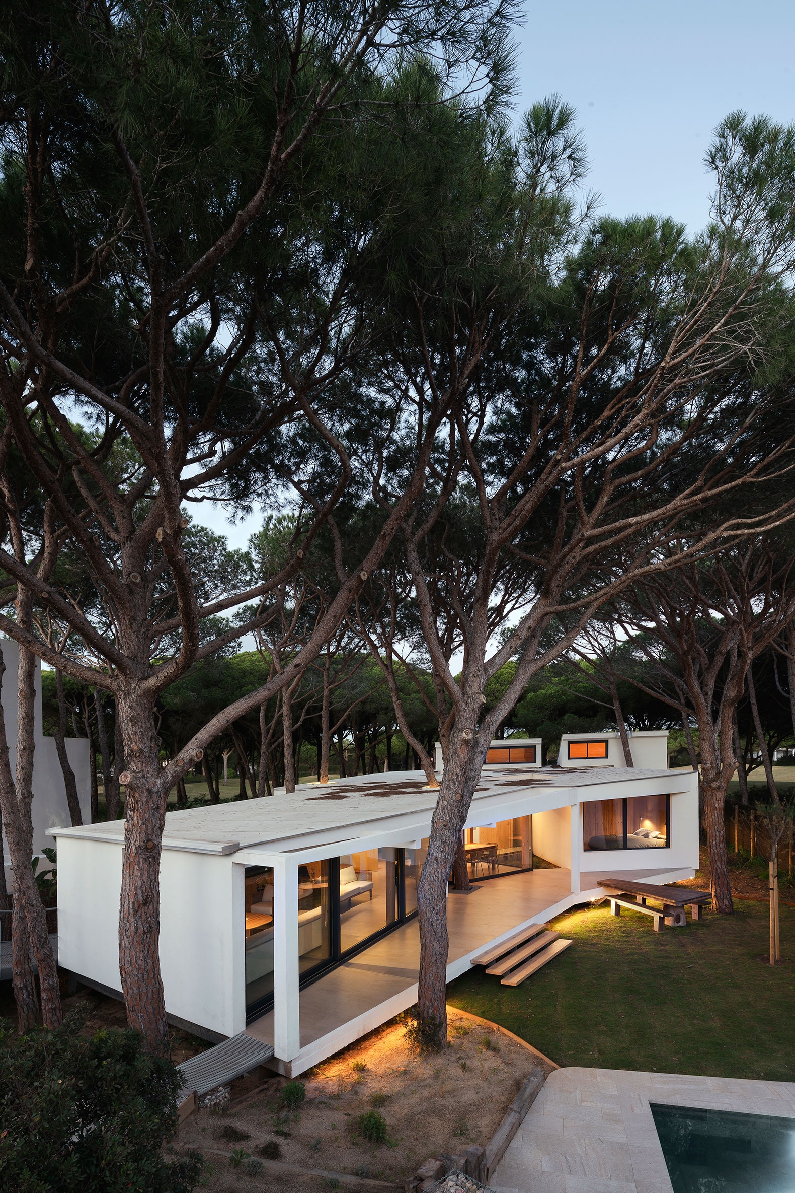 Casa Pinola por Lisabesur Arquitectos. Fotografía por Jesús Granada Casa Pinola por Lisabesur Arquitectos. Fotografía por Jesús Granada