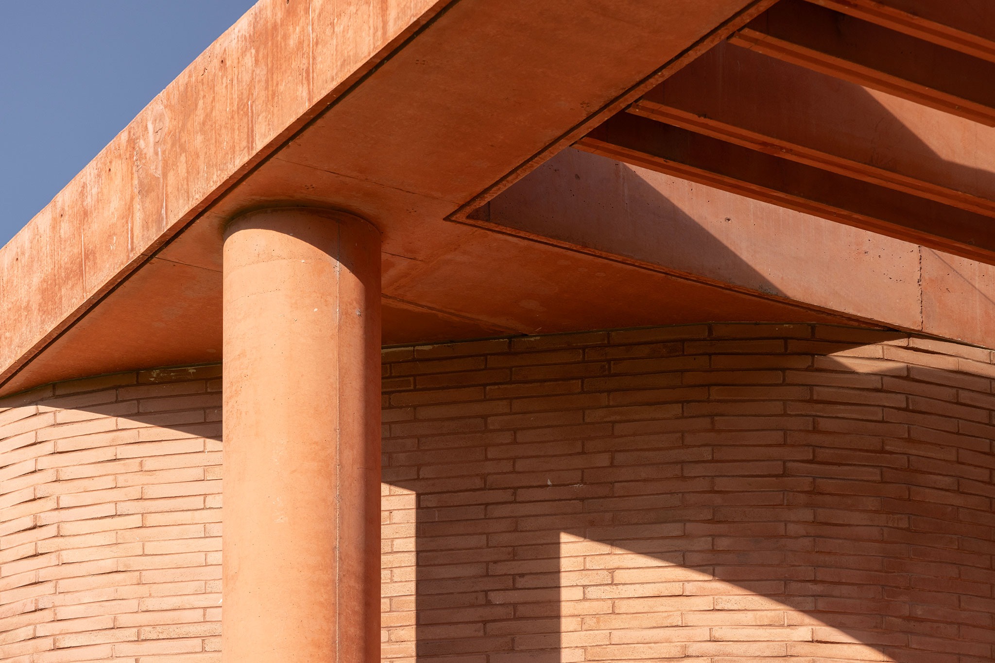 Atlas Football Academy by Sordo Madaleno. Photograph by Oscar Caballero.