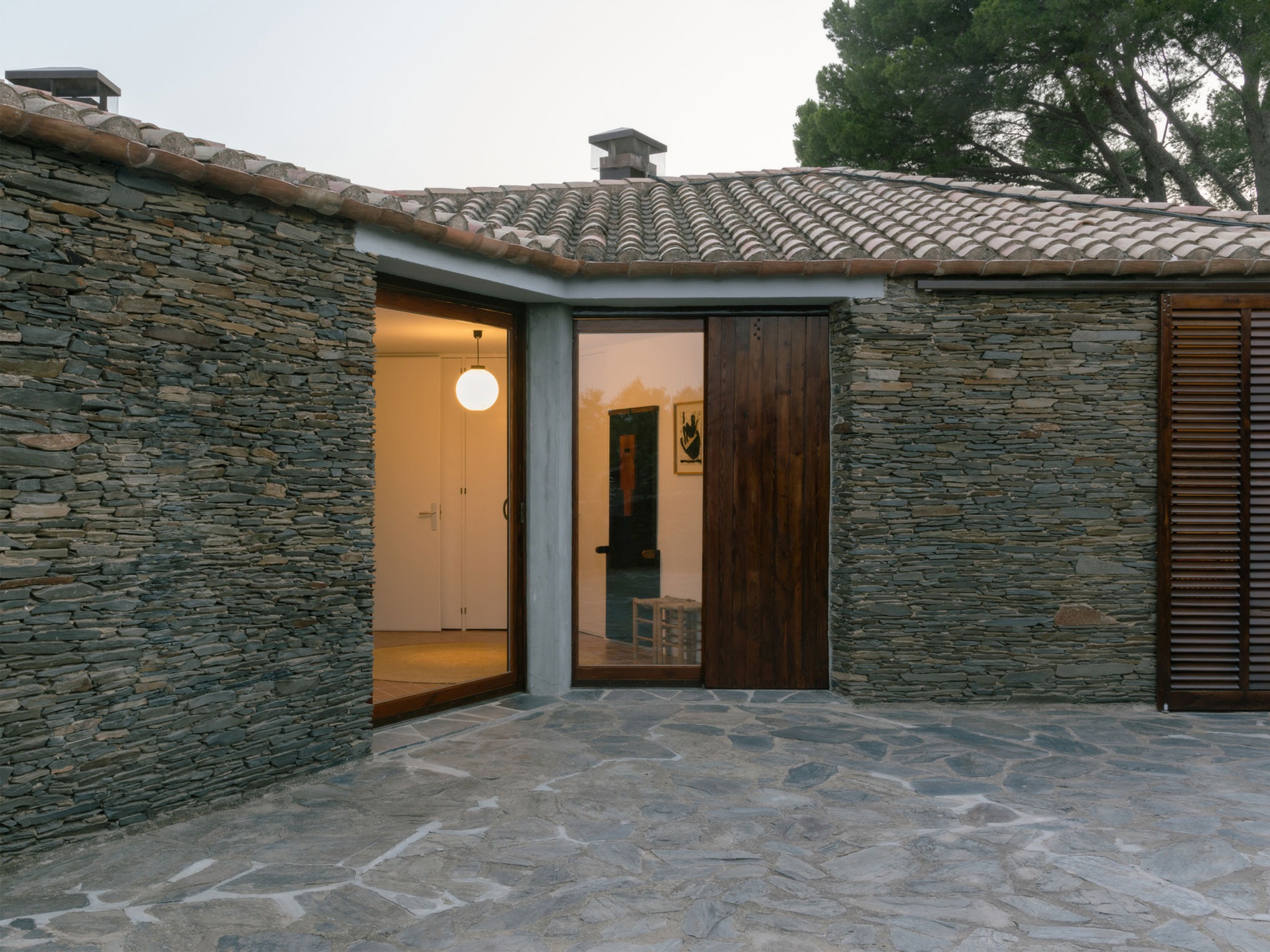 Rumeu House by gr-os architects. Photograph by Simone Marcolin. Rumeu House by gr-os architects. Photograph by Simone Marcolin.