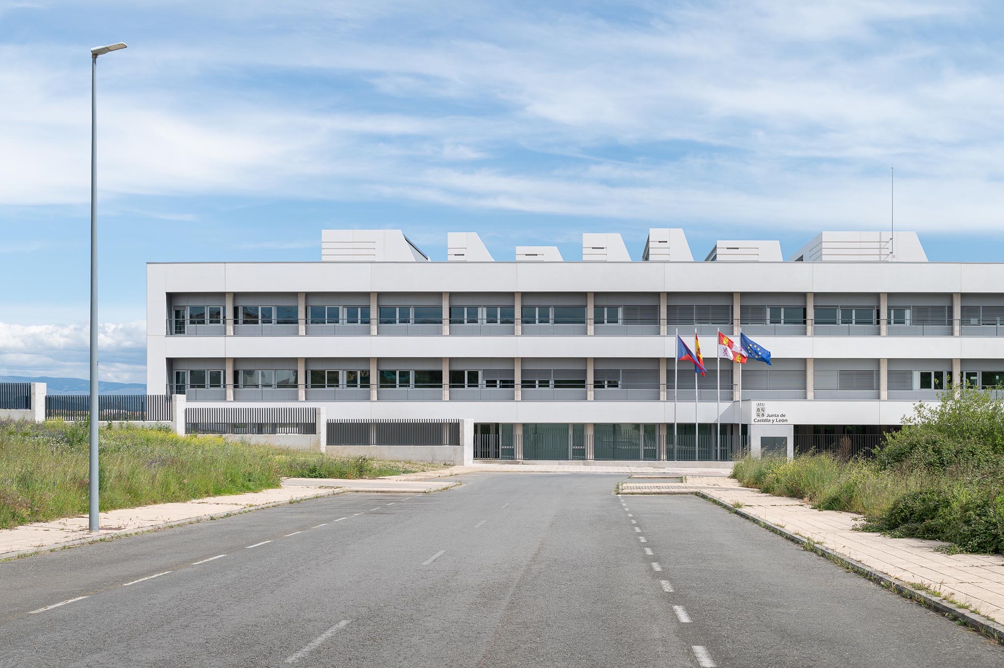 IES Vía de la Plata by ABLM Arquitectos. Photograph by Gabriel Gallegos Alonso IES Vía de la Plata by ABLM Arquitectos. Photograph by Gabriel Gallegos Alonso