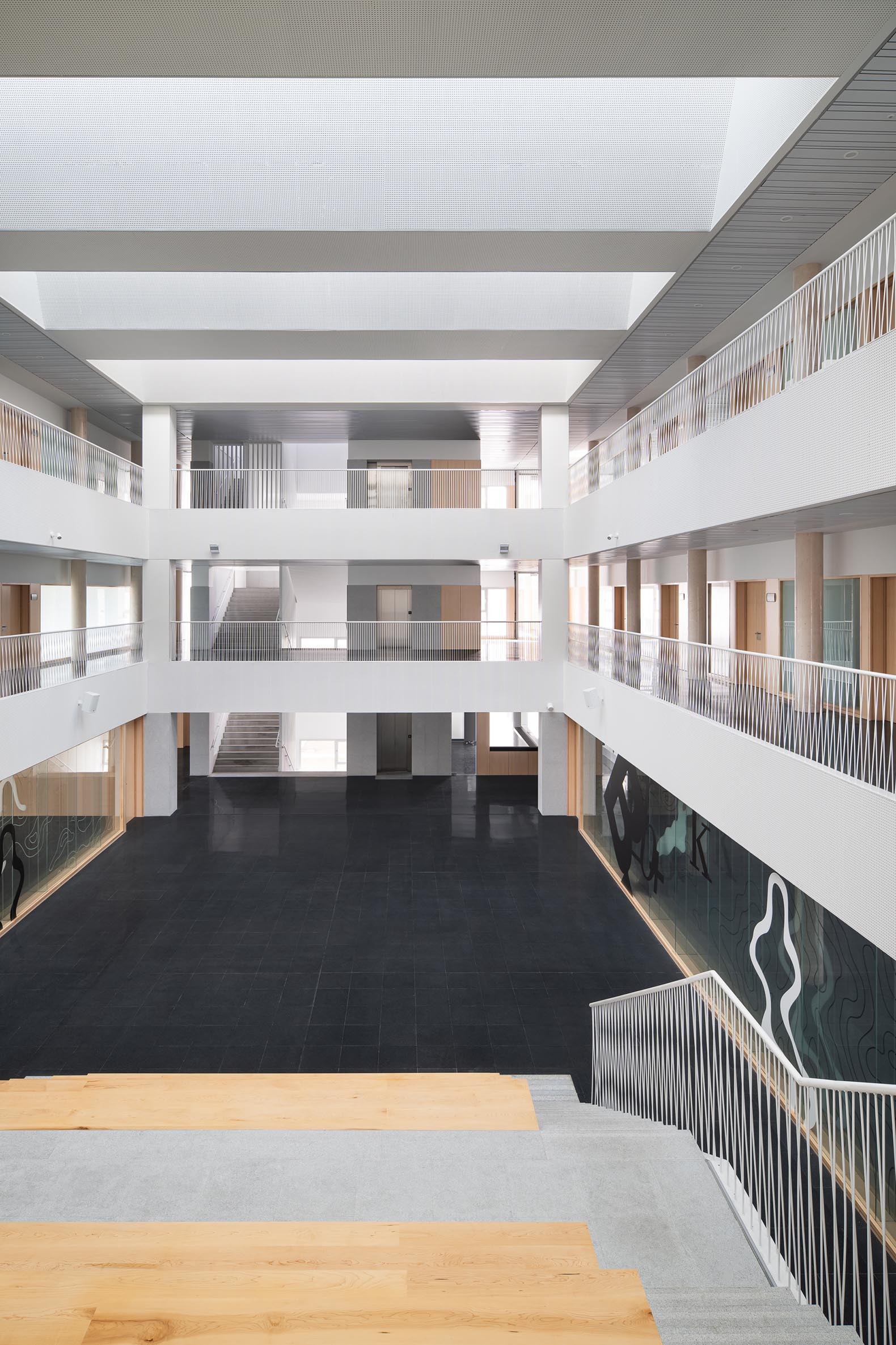 IES Vía de la Plata by ABLM Arquitectos. Photograph by Gabriel Gallegos Alonso IES Vía de la Plata by ABLM Arquitectos. Photograph by Gabriel Gallegos Alonso