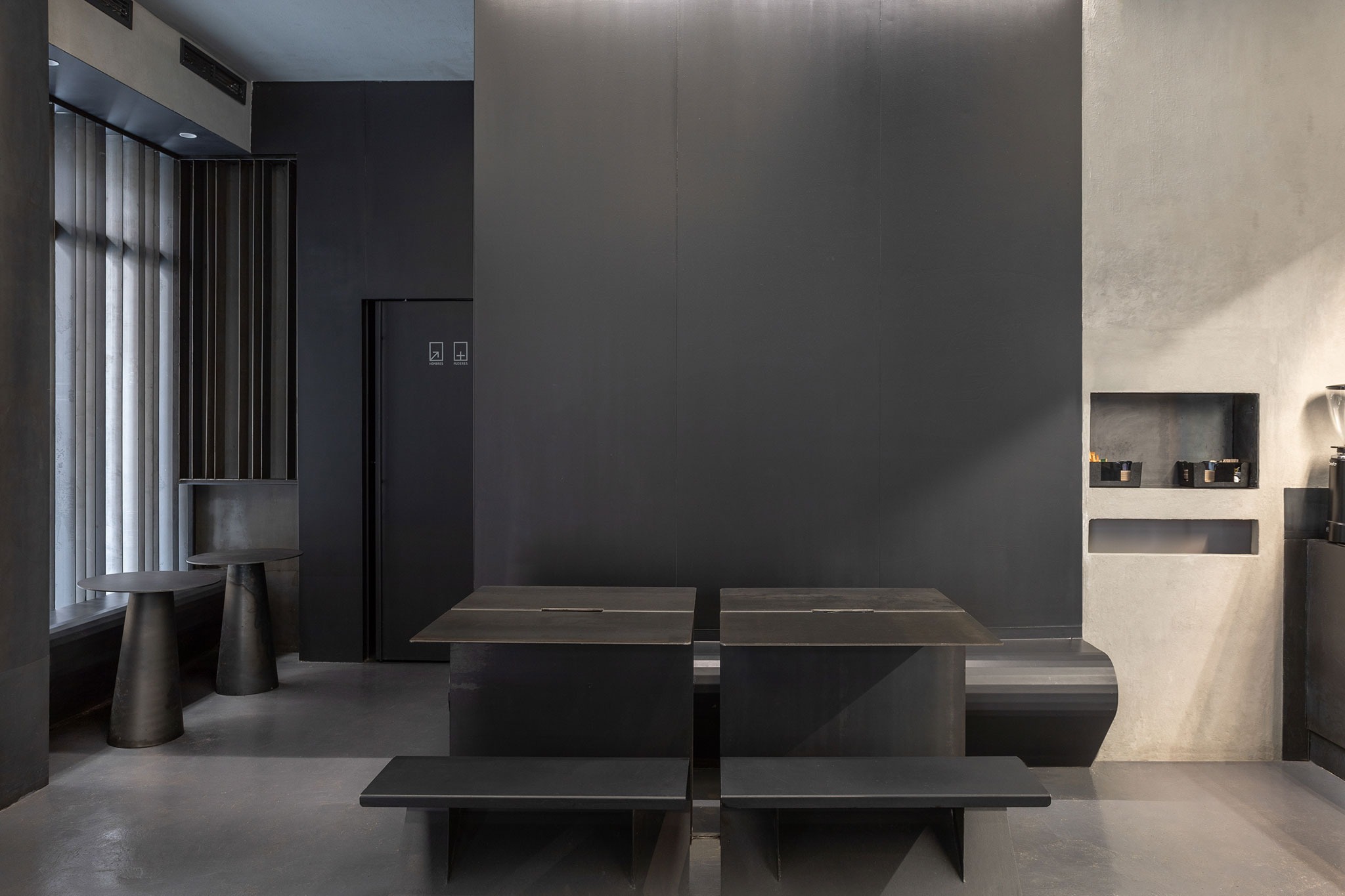 Oteiza One Coffee Shop por Bauart studio, Arkygra Arquitectos. Photography by Fernando Schapochnick. Oteiza One Coffee Shop por Bauart studio, Arkygra Arquitectos. Photography by Fernando Schapochnick.
