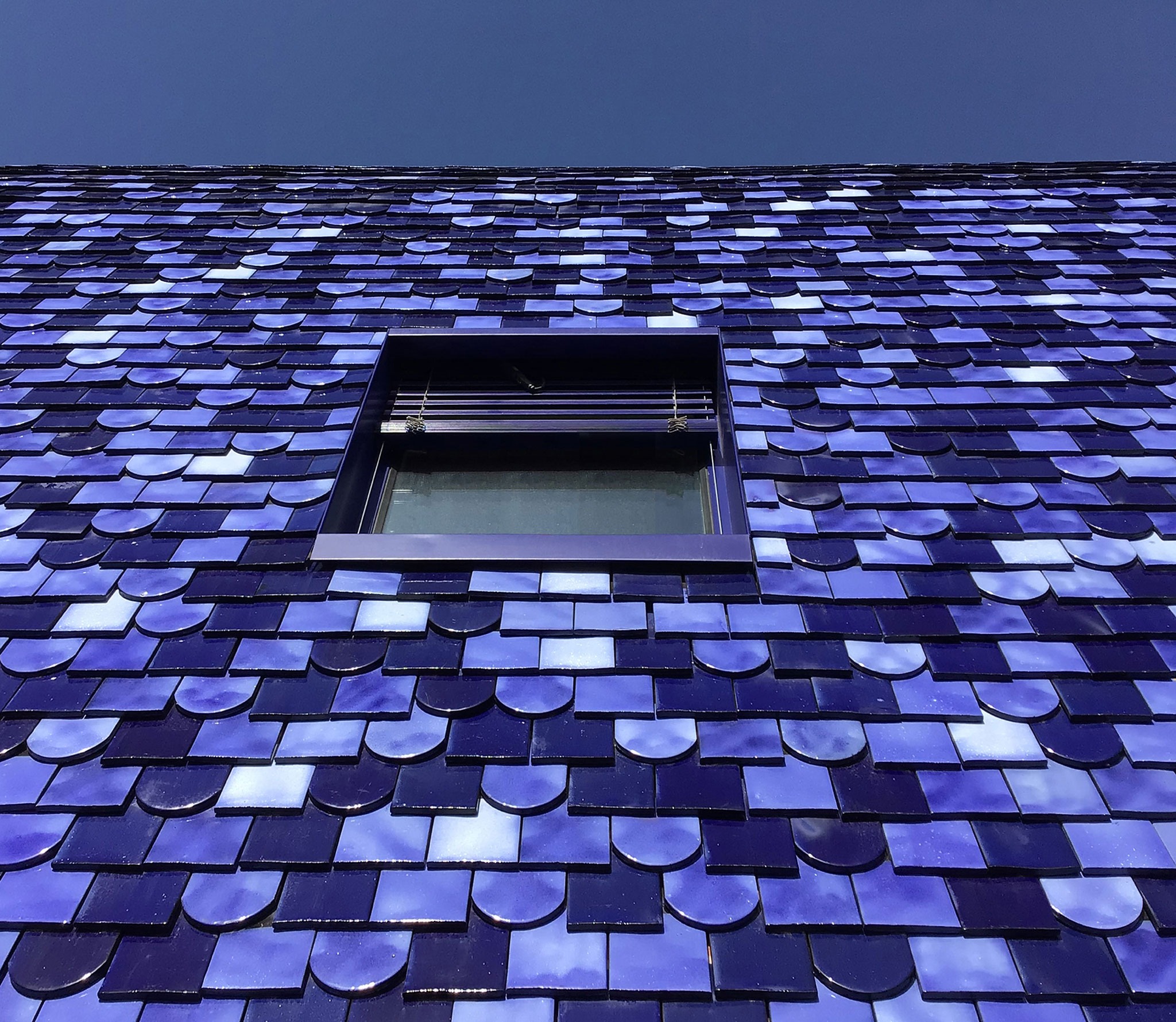 Shopping centre and residences in Besançon by MÉTRA+ASSOCIÉS. Photography by MÉTRA+ASSOCIÉS. Shopping centre and residences in Besançon by MÉTRA+ASSOCIÉS. Photography by MÉTRA+ASSOCIÉS.