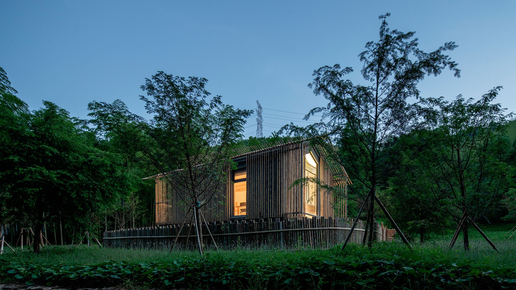 Dongmingshan Senyu Hotel by GLA Architects. Photography by Chen Xi Studio. Dongmingshan Senyu Hotel by GLA Architects. Photography by Chen Xi Studio.