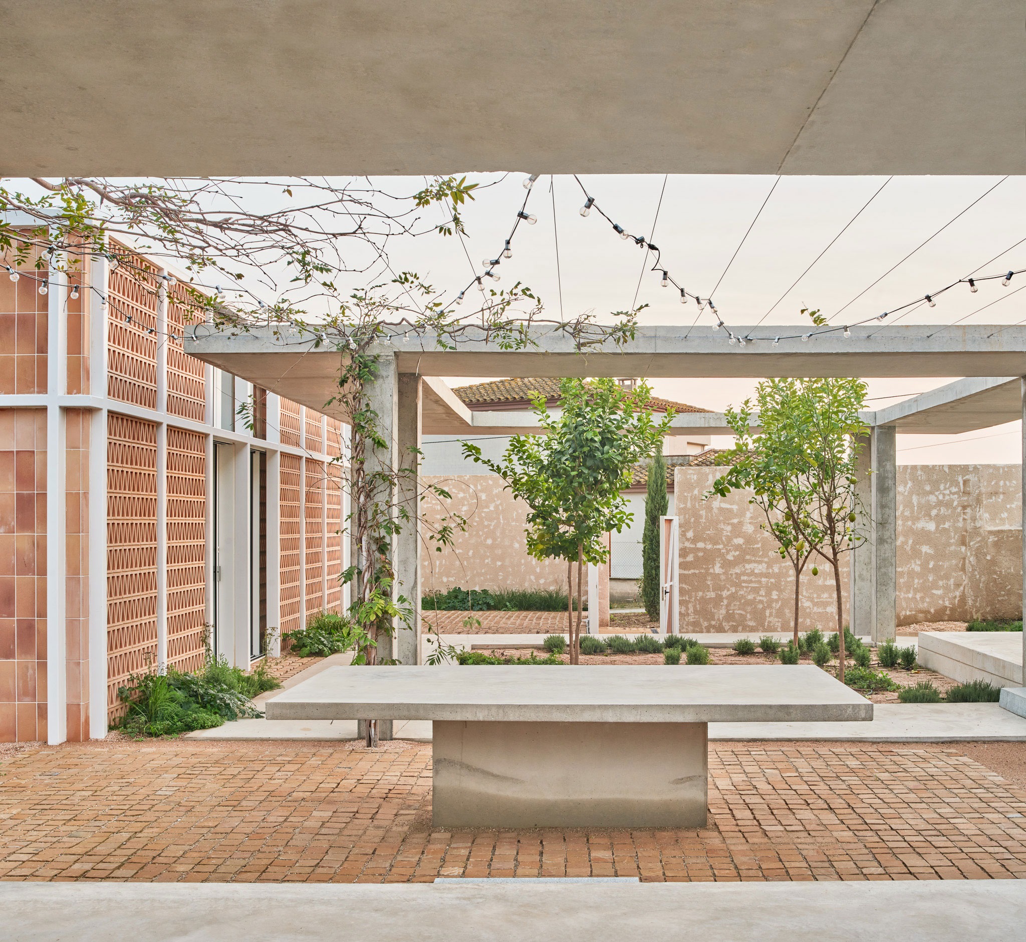 Casa Tres Patis by Twobo Arquitectura. Photograph by José Hevia Casa Tres Patis by Twobo Arquitectura. Photograph by José Hevia