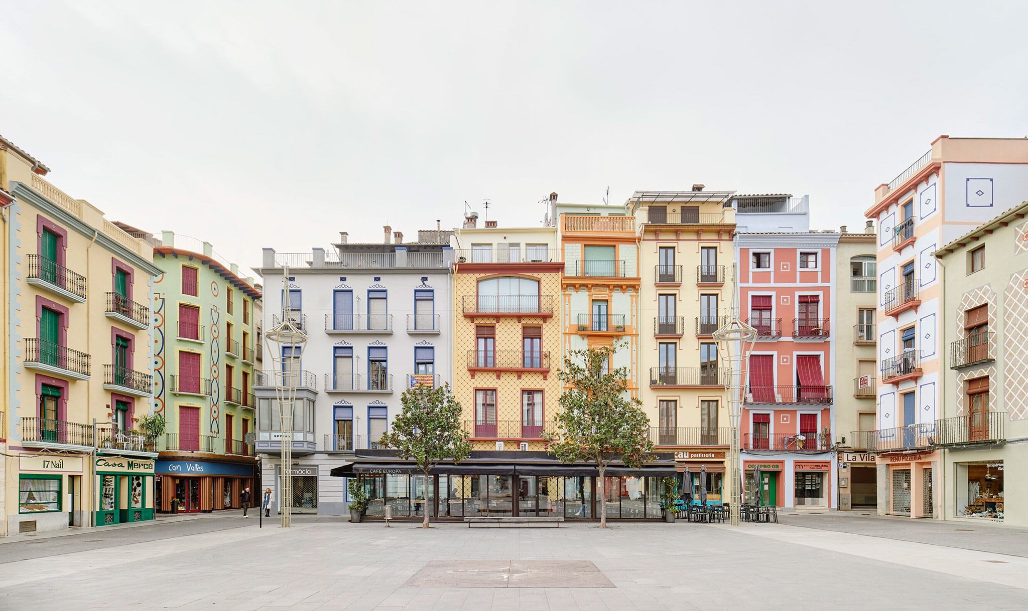 Olot's main square by unparelld'arquitectes. Photograph by José Hevia, Roger Serrat-Calvó Olot's main square by unparelld'arquitectes. Photograph by José Hevia, Roger Serrat-Calvó