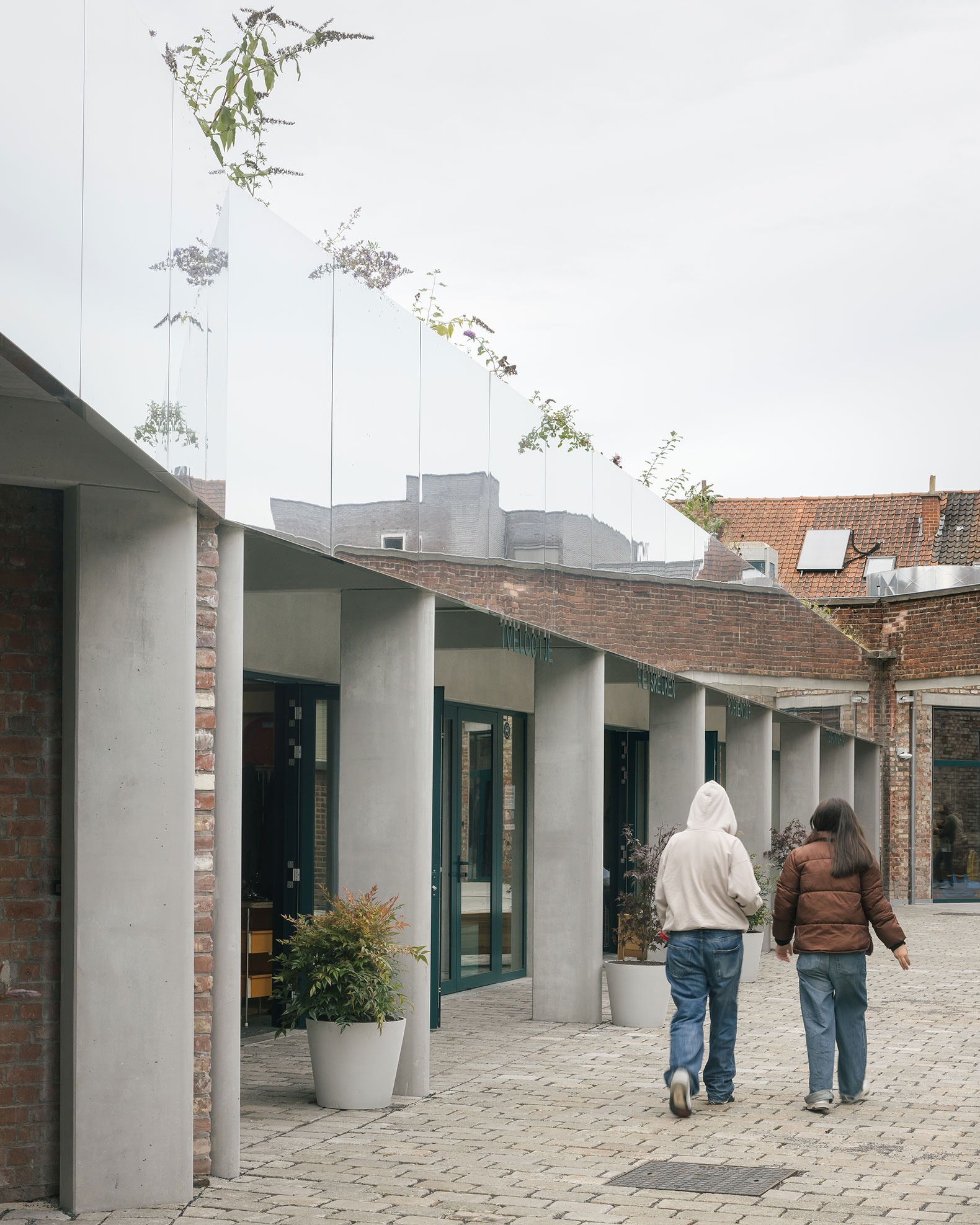 Share and Reuse Factory by ATAMA. Photograph by Stijn Bollaert.