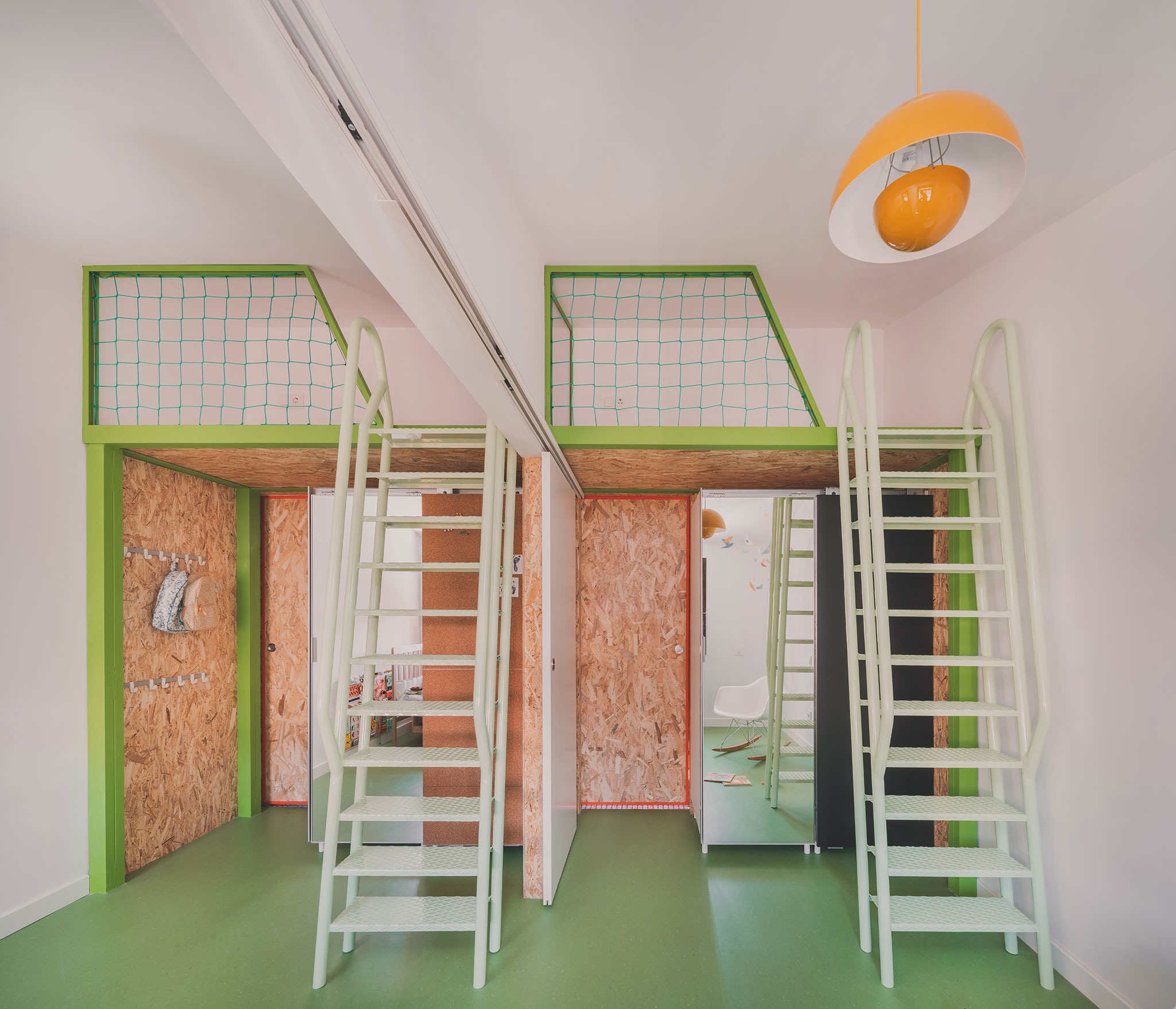Happy House by Conjuntos Empáticos. Photograph by Estudio Balloon (Javier de Paz). Happy House by Conjuntos Empáticos. Photograph by Estudio Balloon (Javier de Paz).