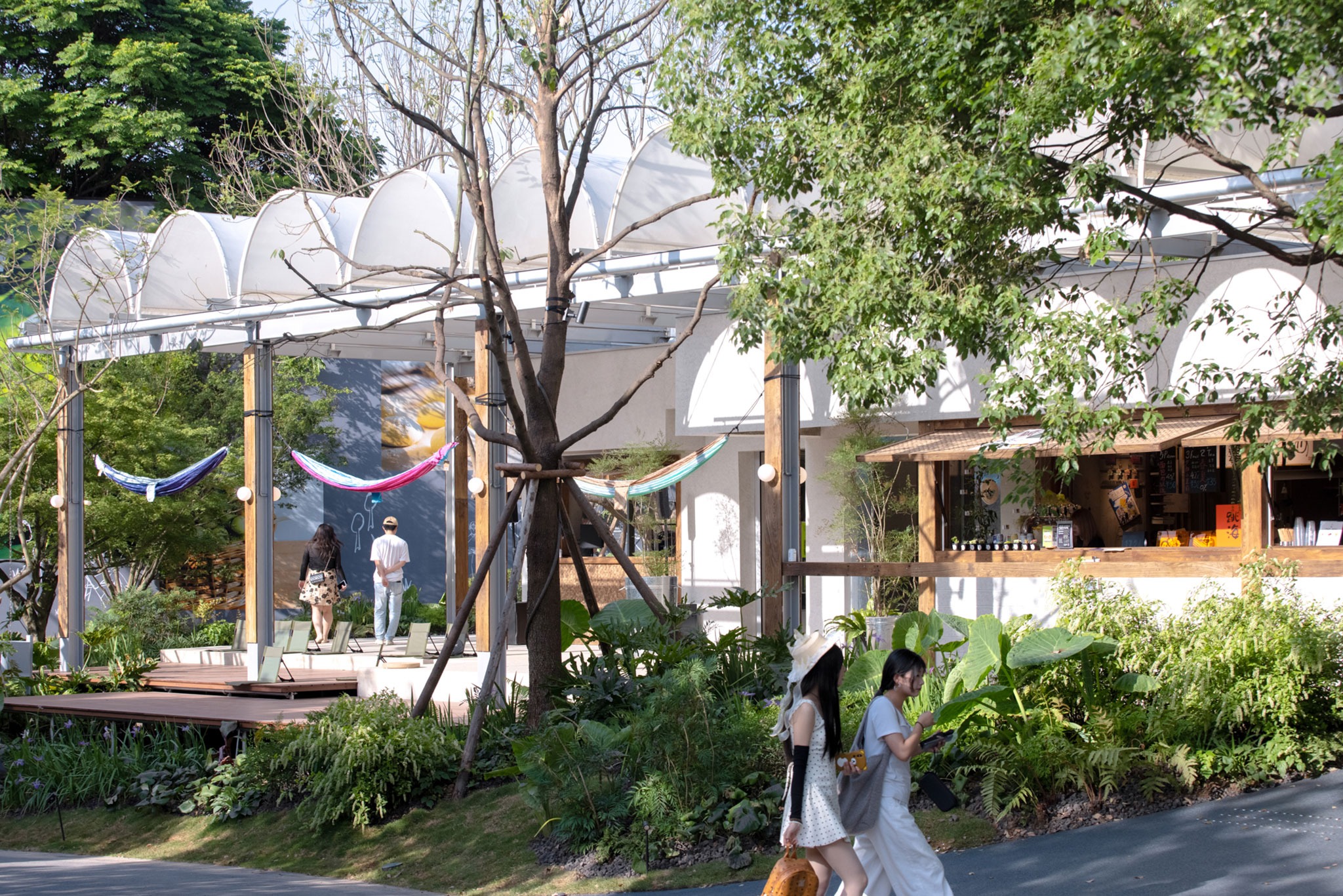 KOKO Market Luxelakes CPI Phase II by Vari Architects. Photograph by Arch-Exist. KOKO Market Luxelakes CPI Phase II by Vari Architects. Photograph by Arch-Exist.