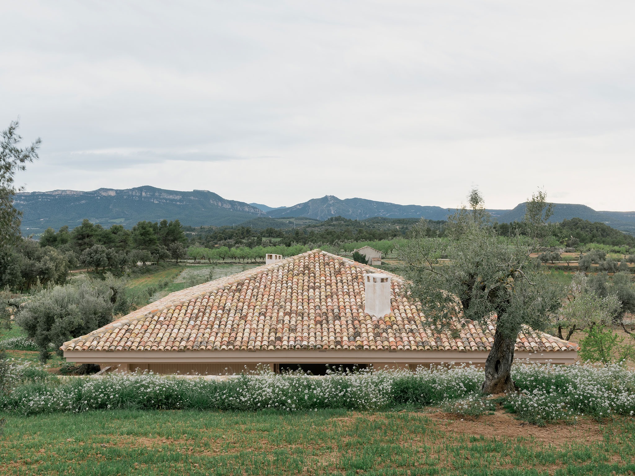 "Casa EF" by MDBA. Photography by Simone Marcolin. "Casa EF" by MDBA. Photography by Simone Marcolin.