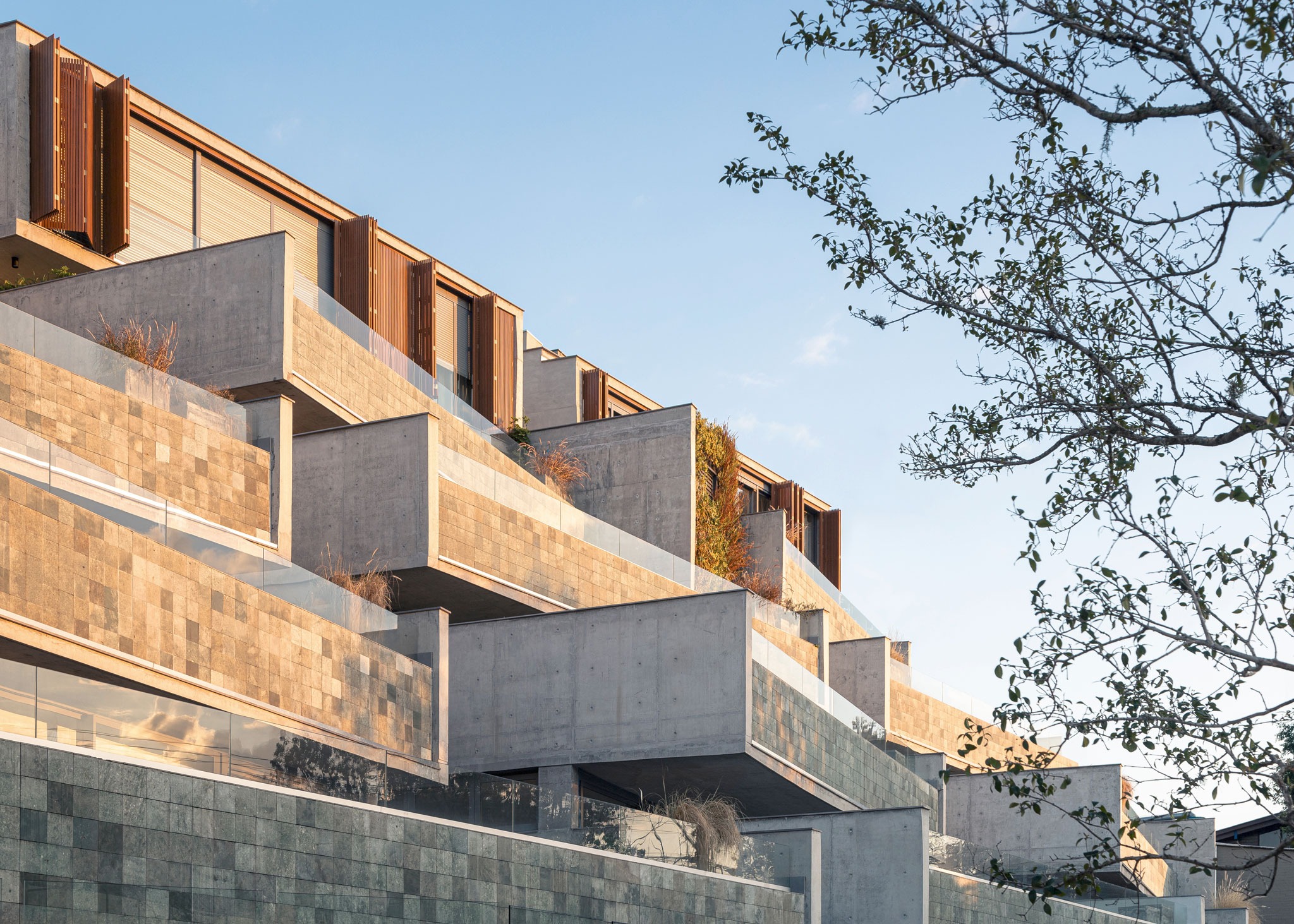 Cap. 1 Três Figueiras by OSPA Arquitetura e Urbanismo. Photography by Gabriel Konrath