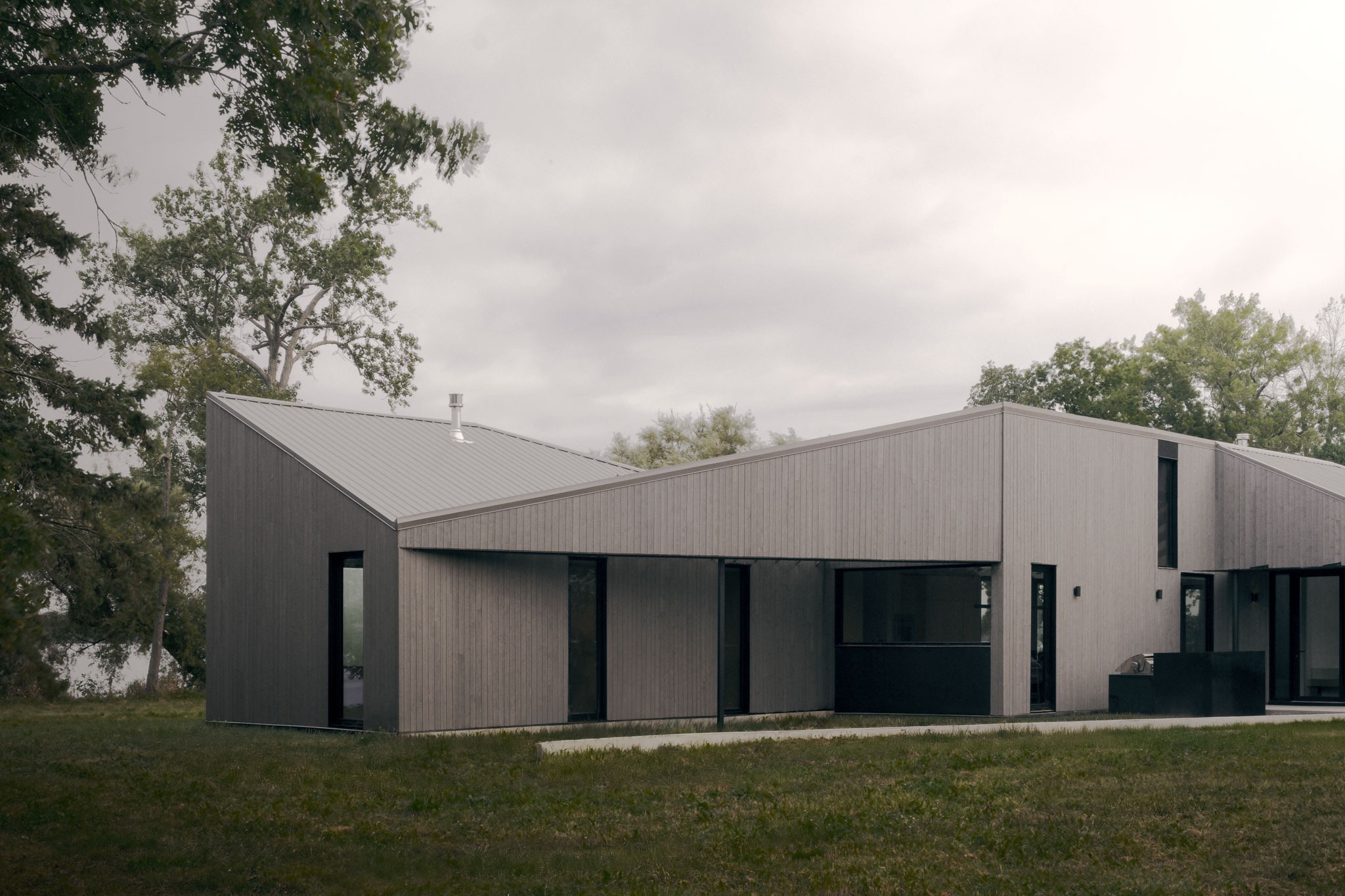 South Bay House by StudioAC. Photography by Félix Michaud
