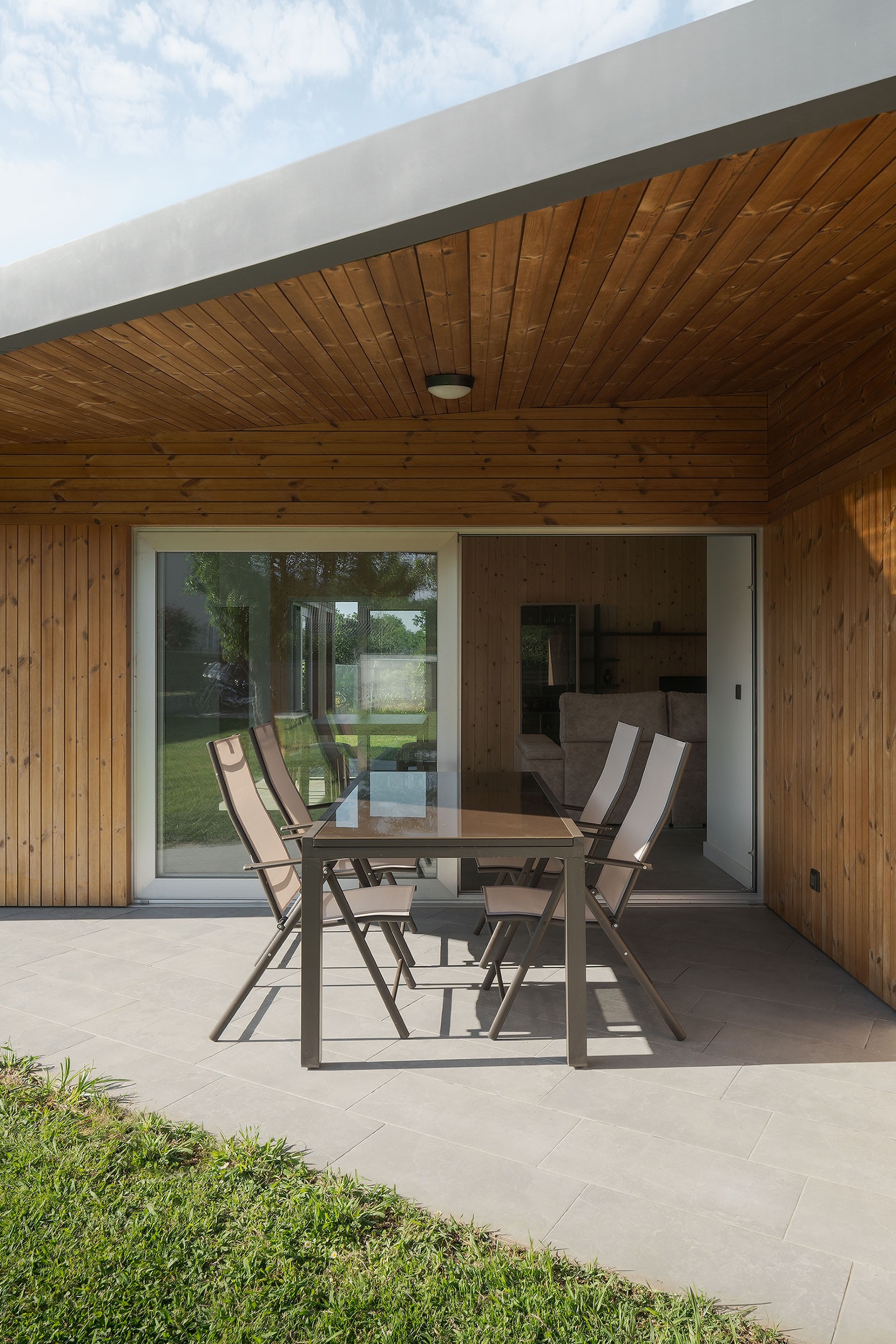Single-family house in Sada by Trespes.arquitectos. Photograph by Iván Casal Nieto.