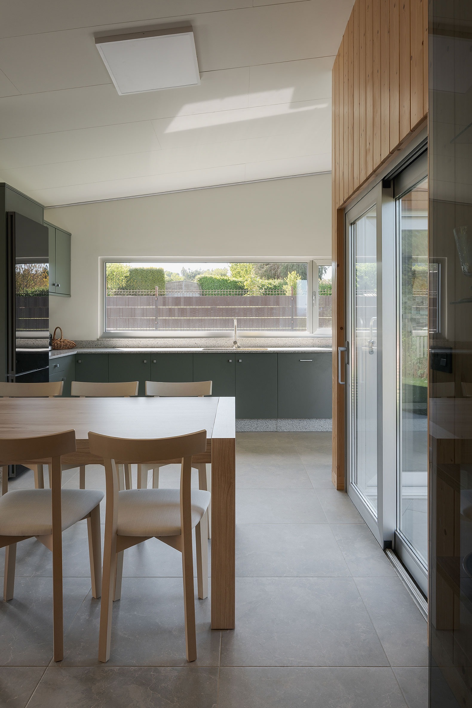 Single-family house in Sada by Trespes.arquitectos. Photograph by Iván Casal Nieto.