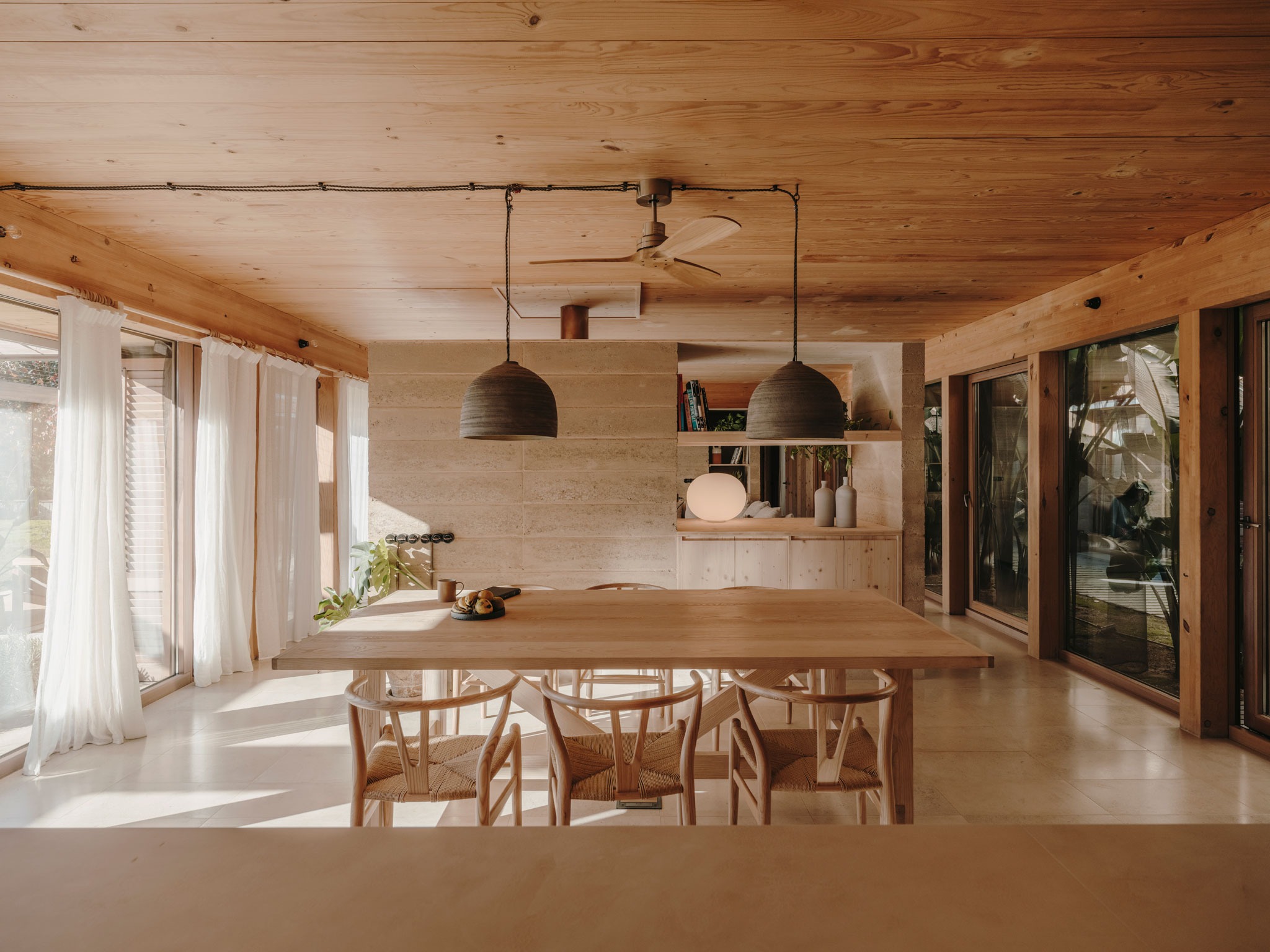 Casa Serra d’Ordal por Slow Studio. Fotografía por Salva López.