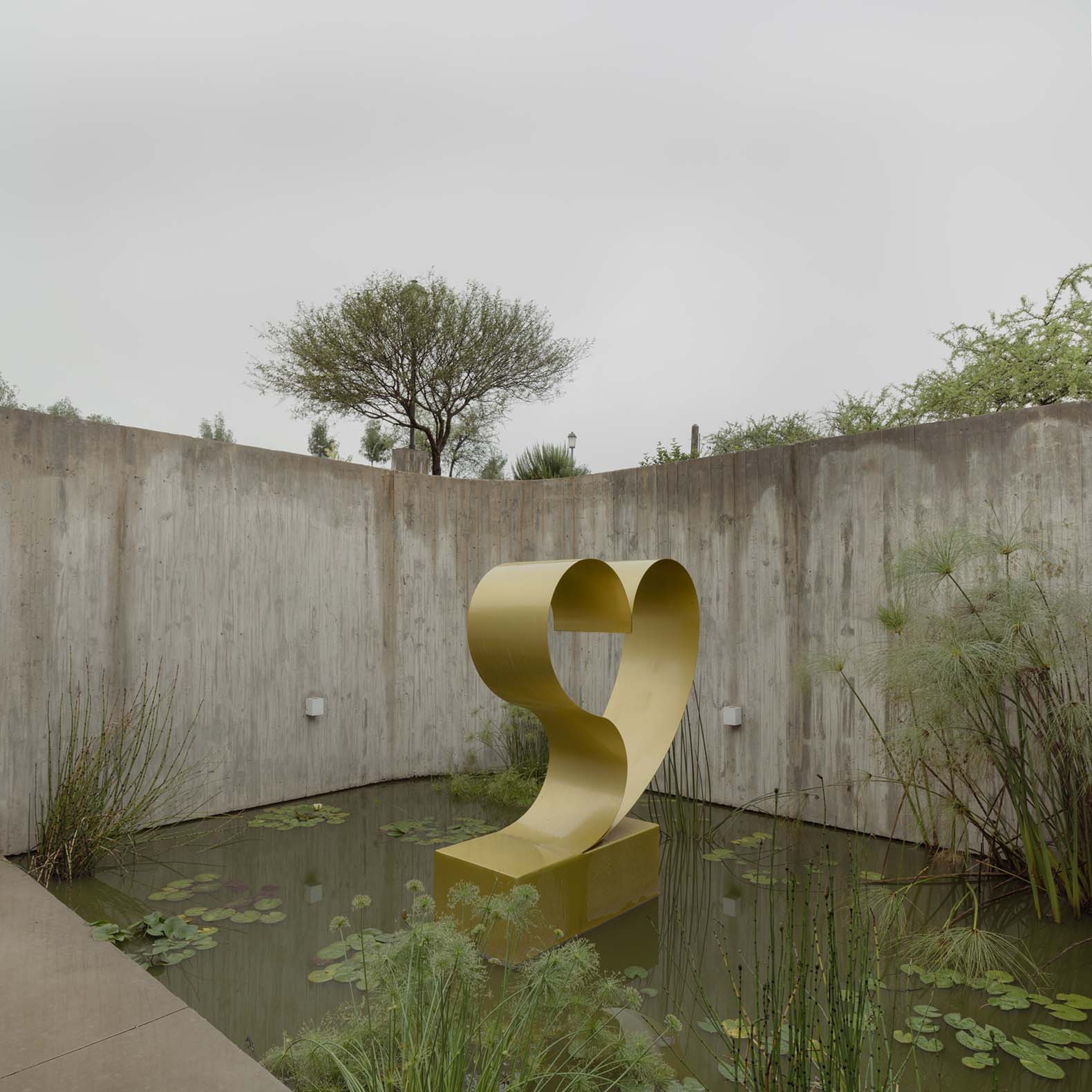 Casa Clausura by Agustín Lozada. Photograph by Federico Cairoli Casa Clausura by Agustín Lozada. Photograph by Federico Cairoli