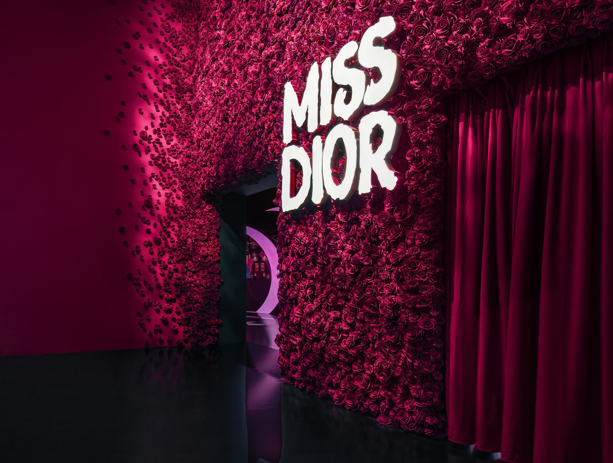 “Miss Dior: Stories of a Miss”, by OMA/ Shohei Shigematsu. Photograph courtesy by OMA, Dior.