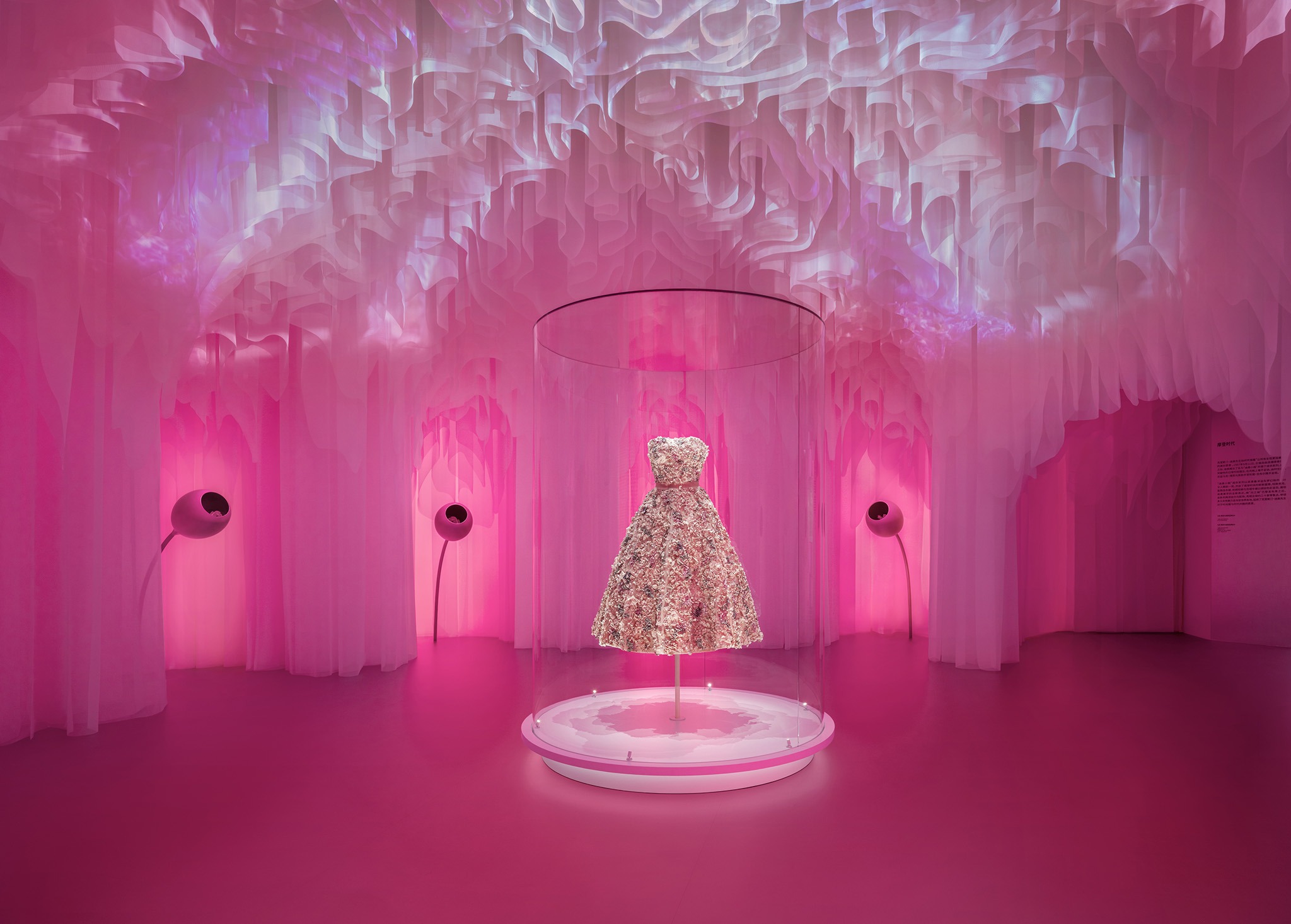 “Miss Dior: Stories of a Miss”, by OMA/ Shohei Shigematsu. Photograph by Boris Shiu. Courtesy by OMA, Dior.