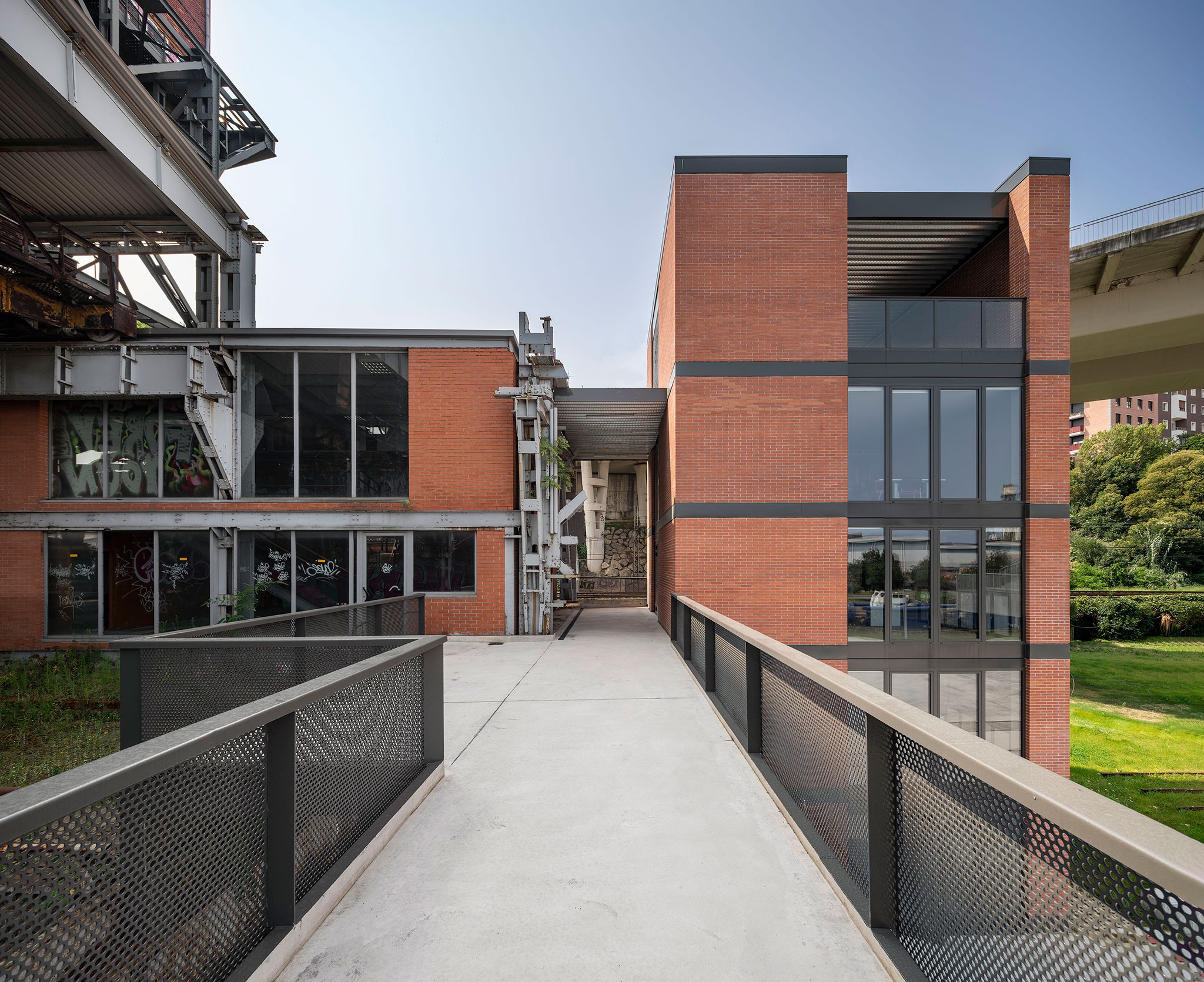 Access and Urbanization at the Sestao B.I.C. Blast Furnace No. 1 by Garitano Arquitectura. Photograph by Jose Manuel Cutillas. Access and Urbanization at the Sestao B.I.C. Blast Furnace No. 1 by Garitano Arquitectura. Photograph by Jose Manuel Cutillas.