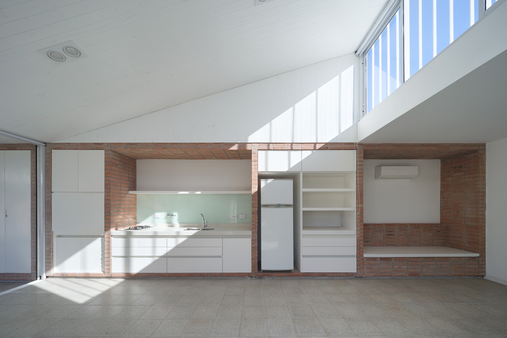 Renovation and Extension of a Weekend Home by Estudio qo + TAF. Photograph by Javier Agustín Rojas