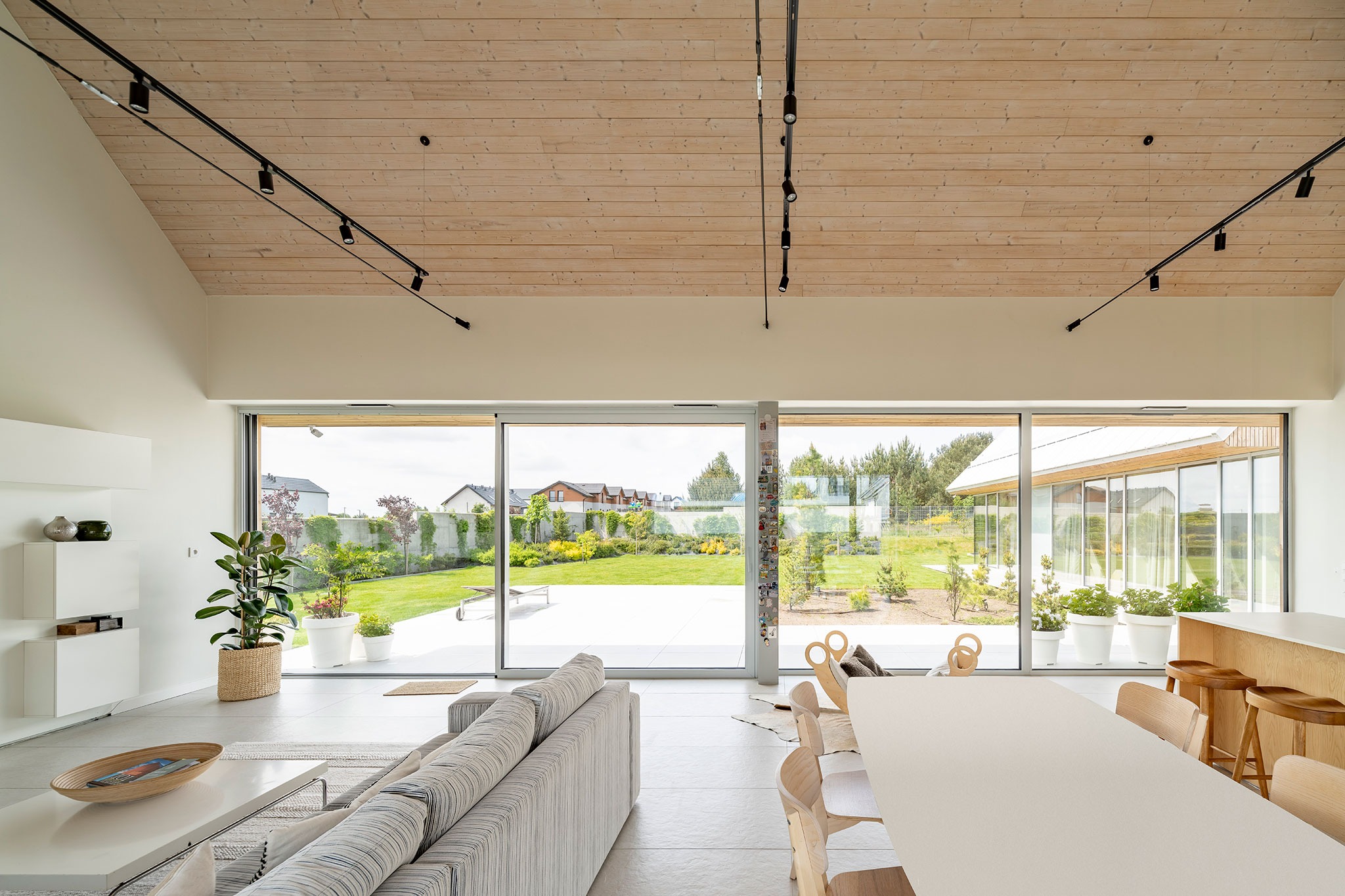 Casa en Jastrzębia Góra por Archmondo. Fotografía por Jakub Certowicz.