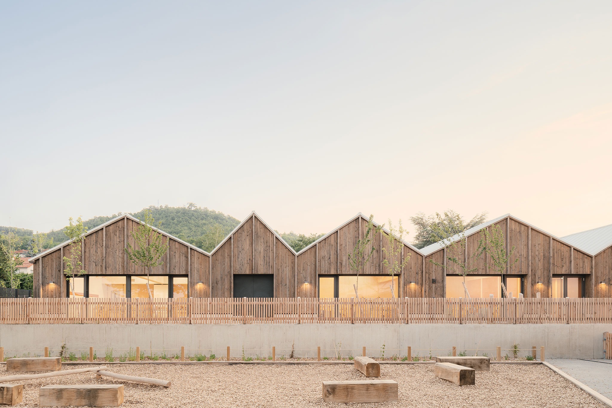 Leisure centre Jules Ferry School Group by DEMAIN. Photograph by Vladimir de Mollerat du Jeu.