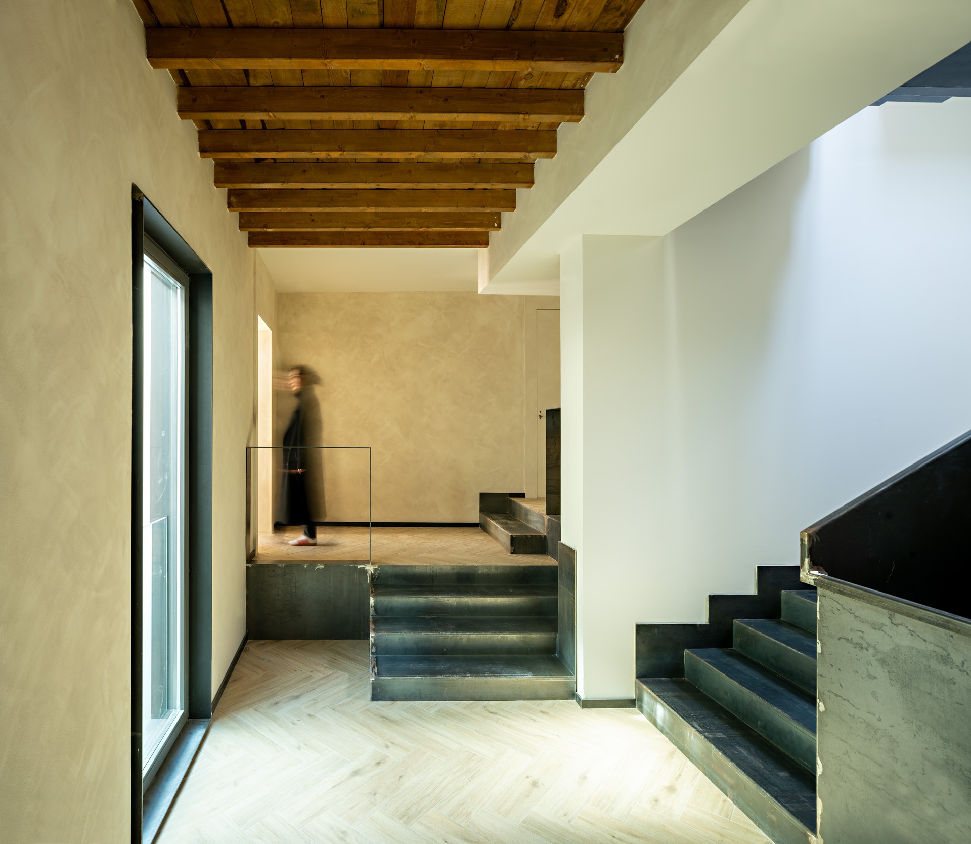 Hostal para siete habitaciones por Alejandro Muñoz Miranda. Fotografía por Javier Callejas Sevilla. 