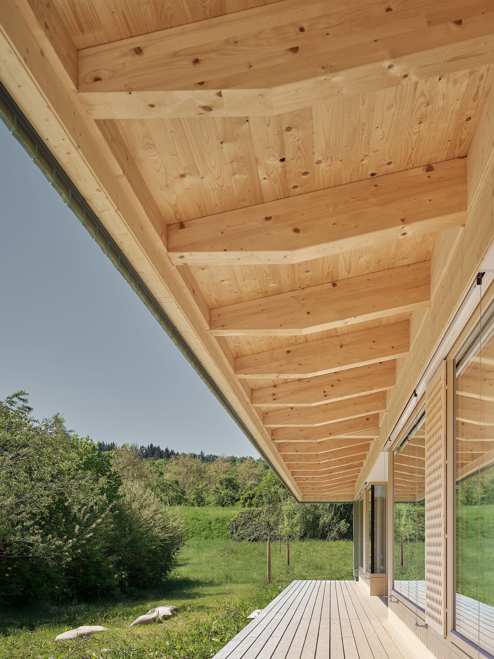 Guardería Koppelesbach por schleicher.ragaller architekten. Fotografía por Zooey Braun. Guardería Koppelesbach por schleicher.ragaller architekten. Fotografía por Zooey Braun.