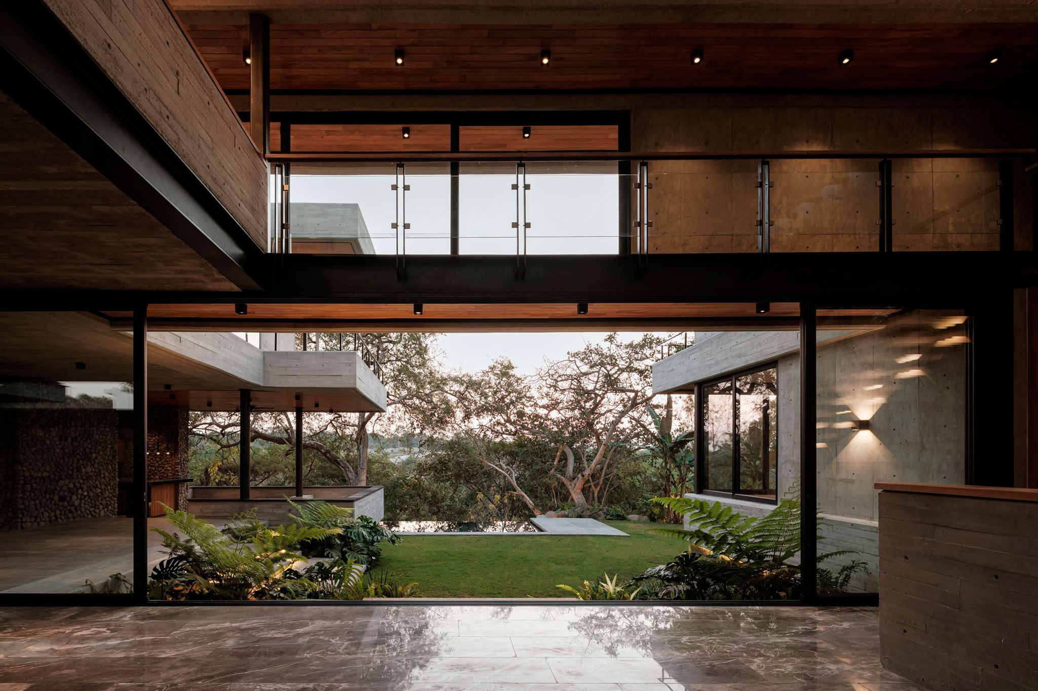 Contemplative dwelling. Casa Seye by Di Frenna Arquitecto. Photograph by Lorena Darquea.