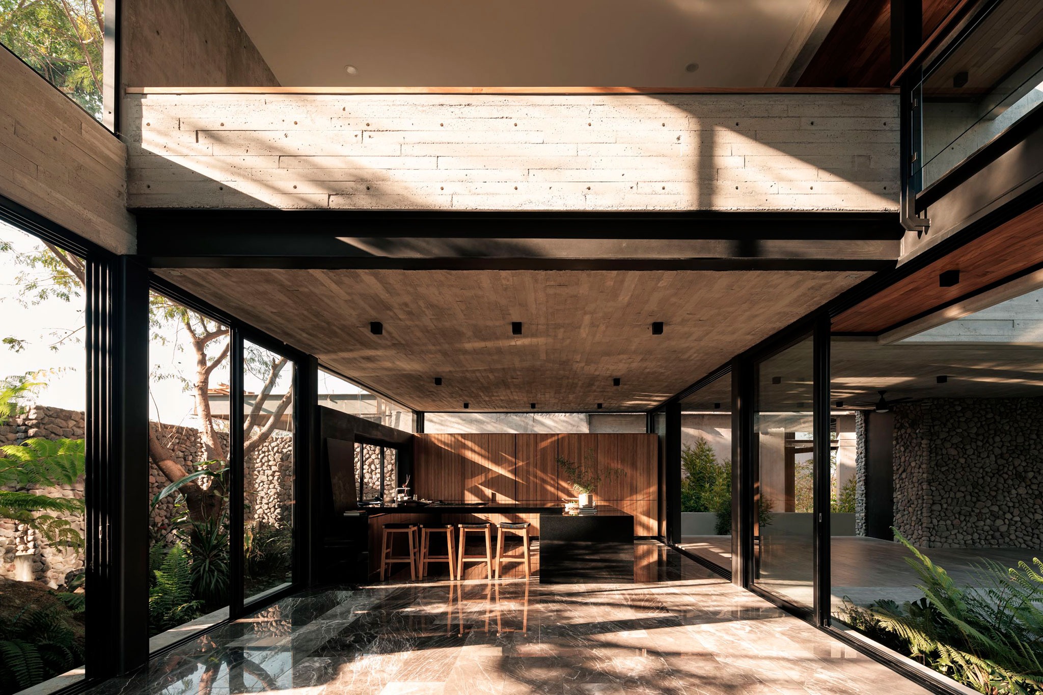 Contemplative dwelling. Casa Seye by Di Frenna Arquitecto. Photograph by Lorena Darquea.