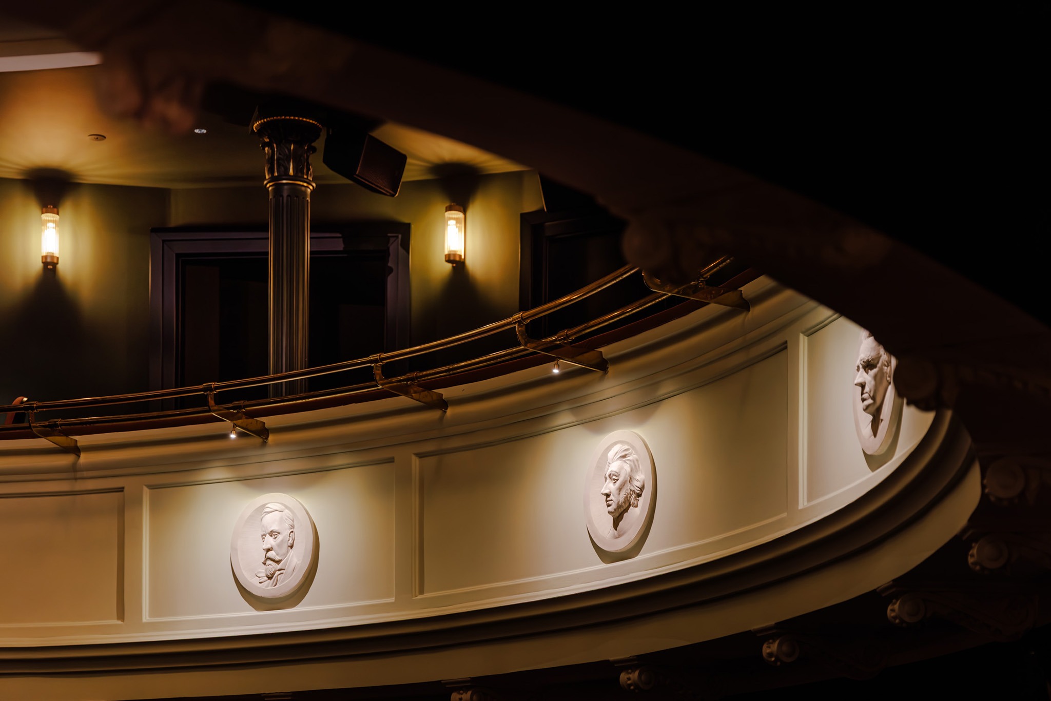 Teatro Żeromski en Kielce por WXCA. Fotografía por Adam Grzesik.