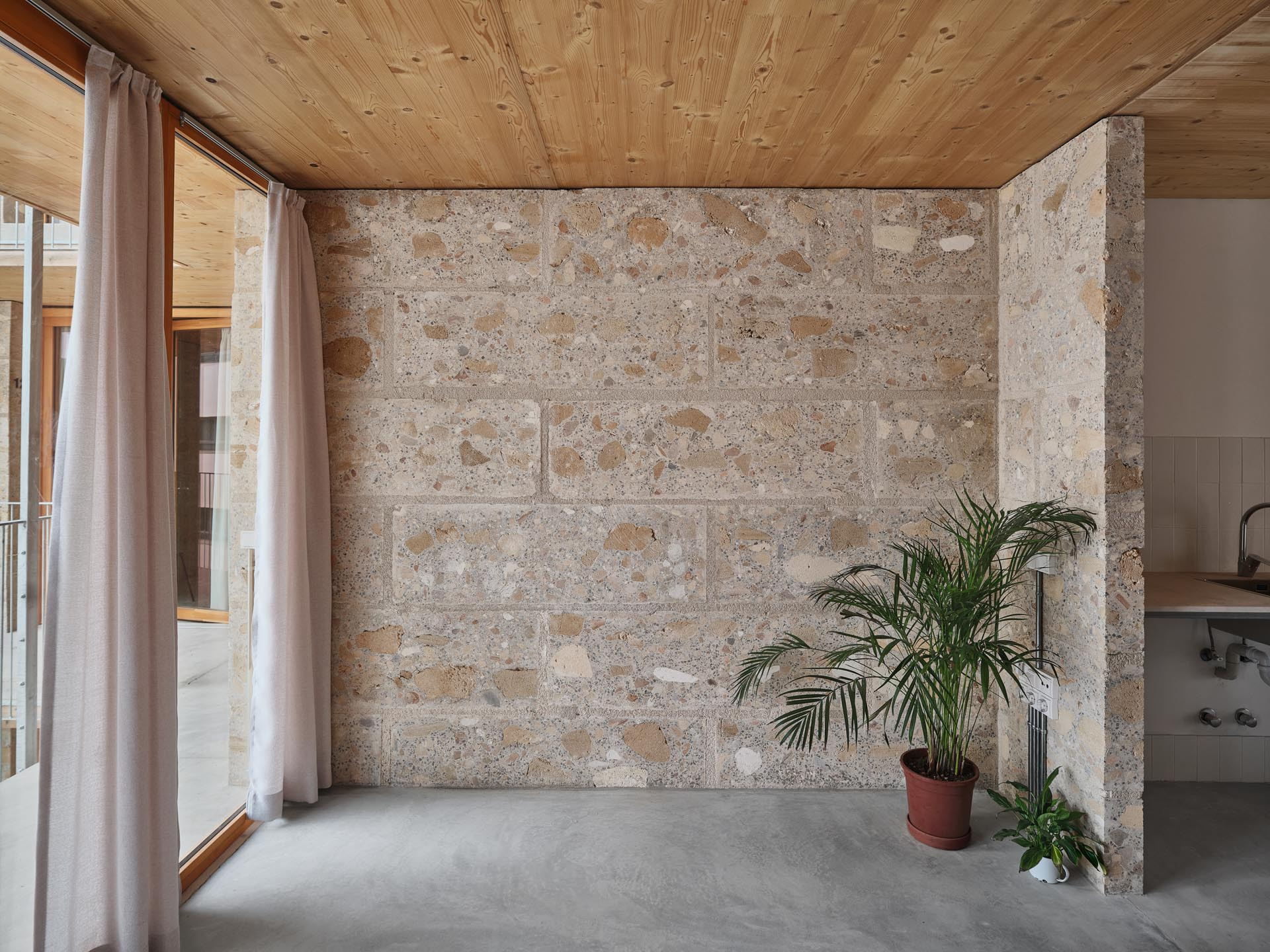 25 Social housing by Harquitectes. Photograph by Adrià Goula.