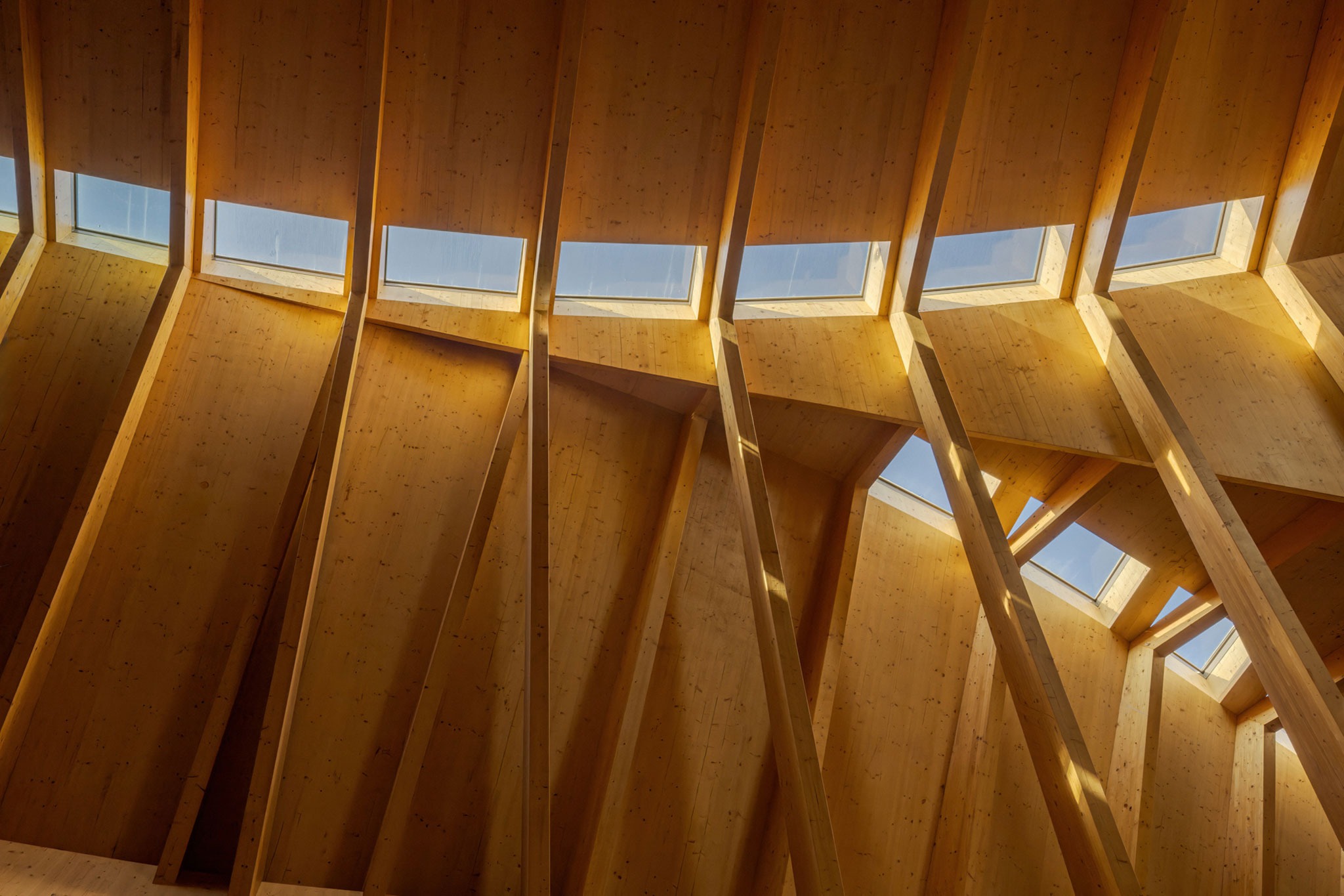 Bodega de Vinos de la Quinta de Adorigo por Atelier Sérgio Rebelo. Fotografía por Fernando Guerra.