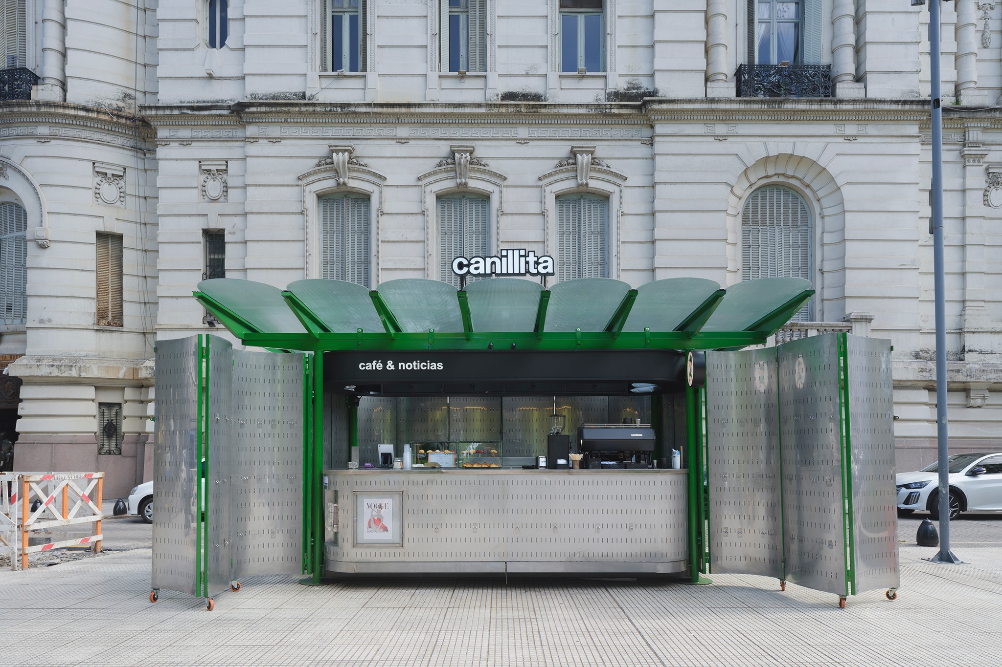 "Canillita" by Bioma. Photograph by Javier Agustín Rojas.