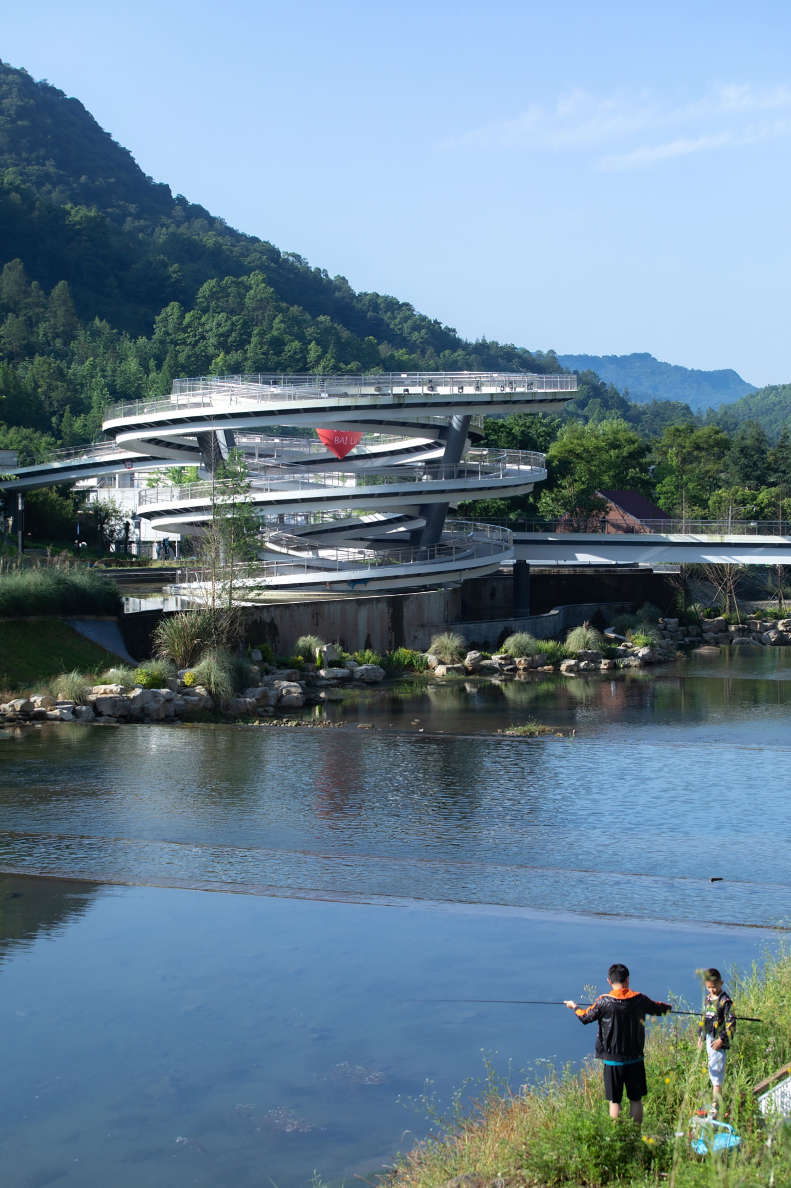 "G Clef" Bridge by ZZHK Architects. Photograph by Arch-Exist.