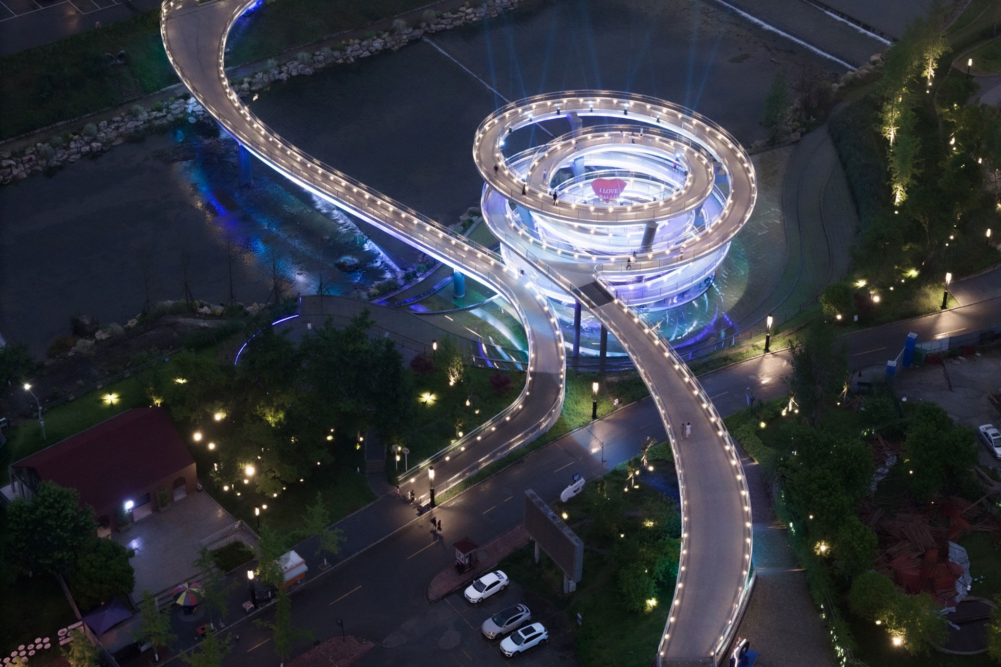 "G Clef" Bridge by ZZHK Architects. Photograph by Arch-Exist.