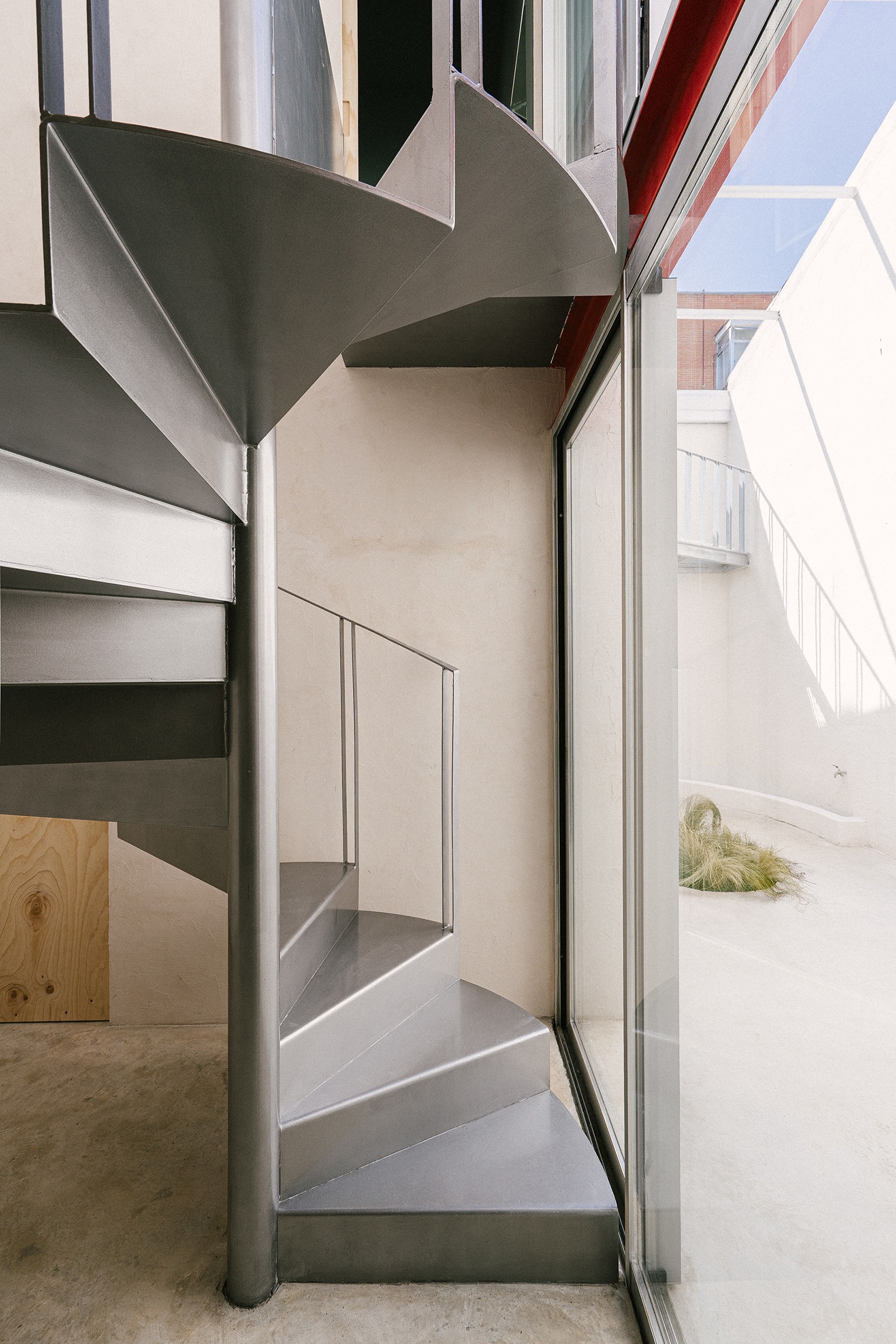 DRZ, an industrial building rehabilitated by ba-rro. Photograph by Maru Serrano.