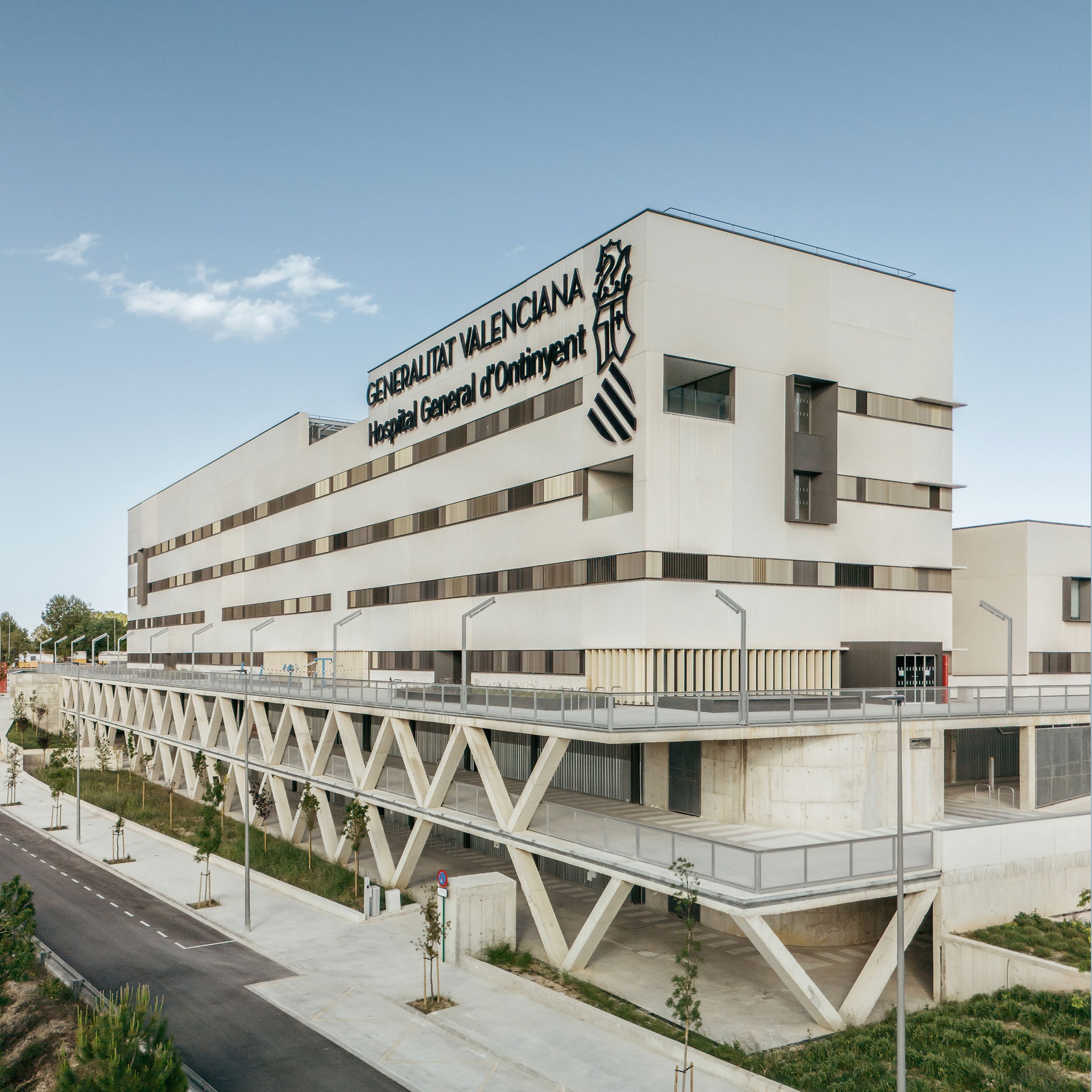 Ontinyent Hospital by Contell-Martínez and Manuel Vega. Photograph by Alejandro Gómez Vives.