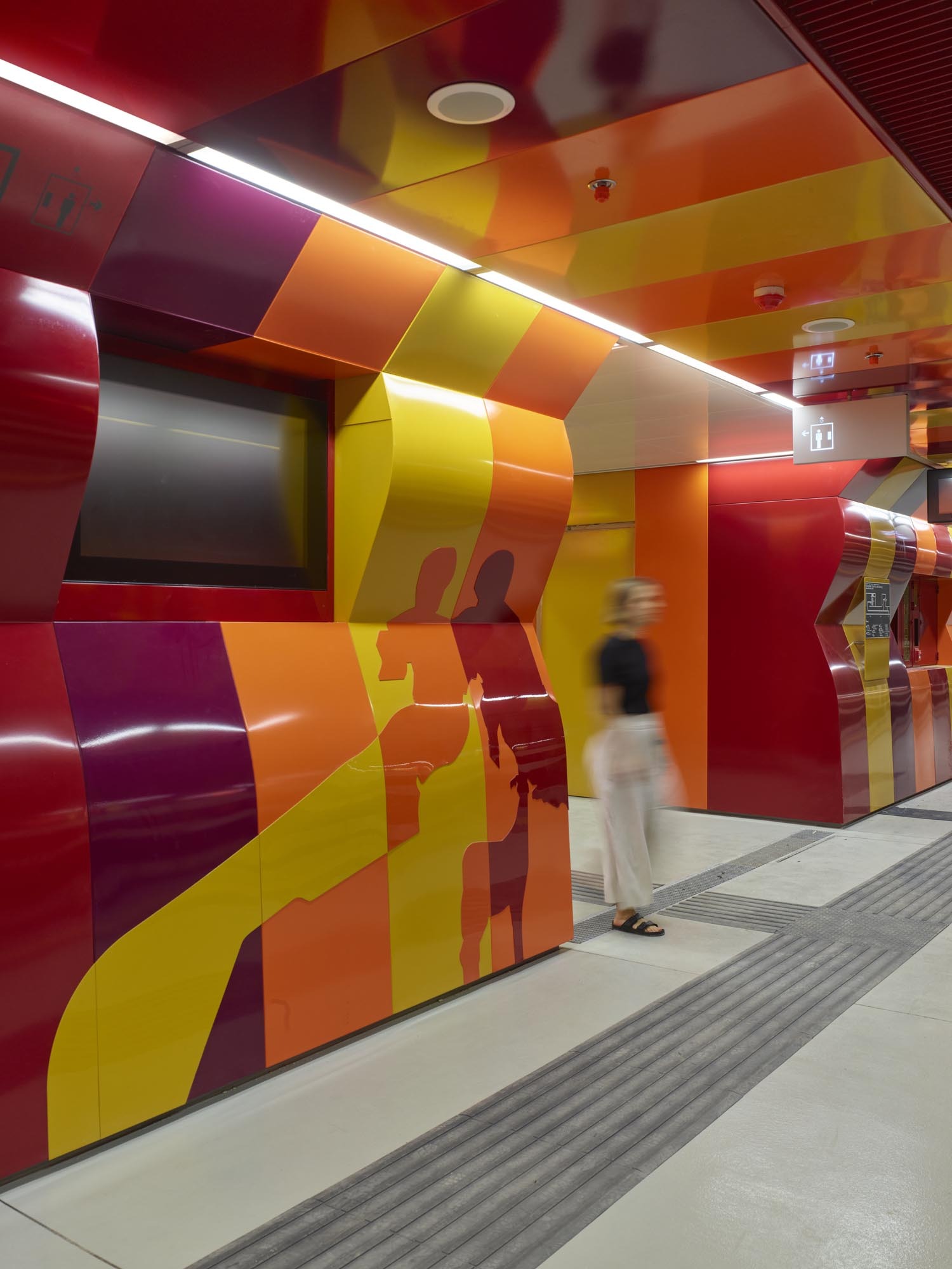 Centro Direzionale, Naples Underground Central Station by Benedetta Tagliabue - EMBT Architects. Photograph by Roland Halbe.&nbsp;