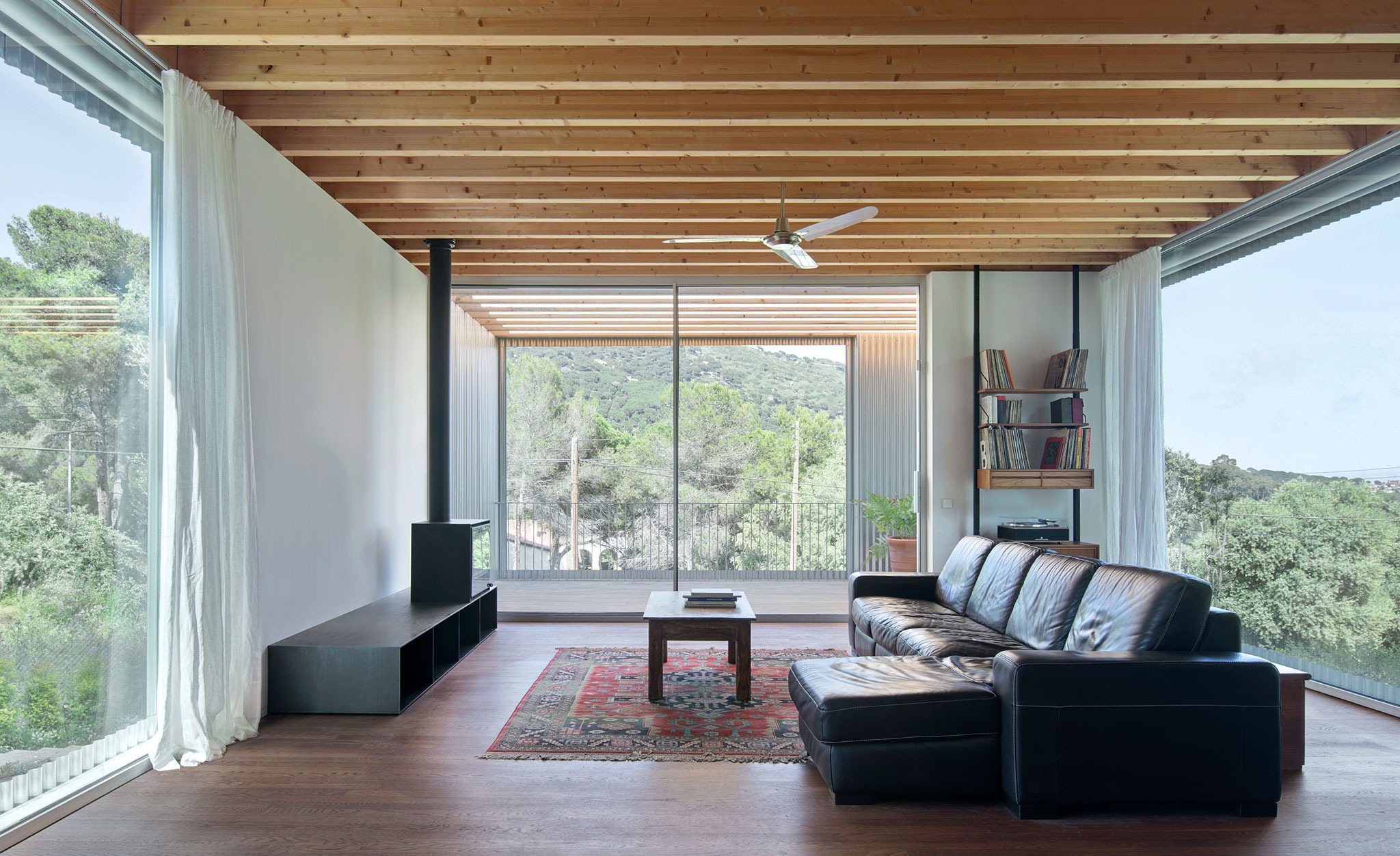 Casa 144º by Jaime Prous Architects and Pineda Monedero. Photograph by Adrià Goula.