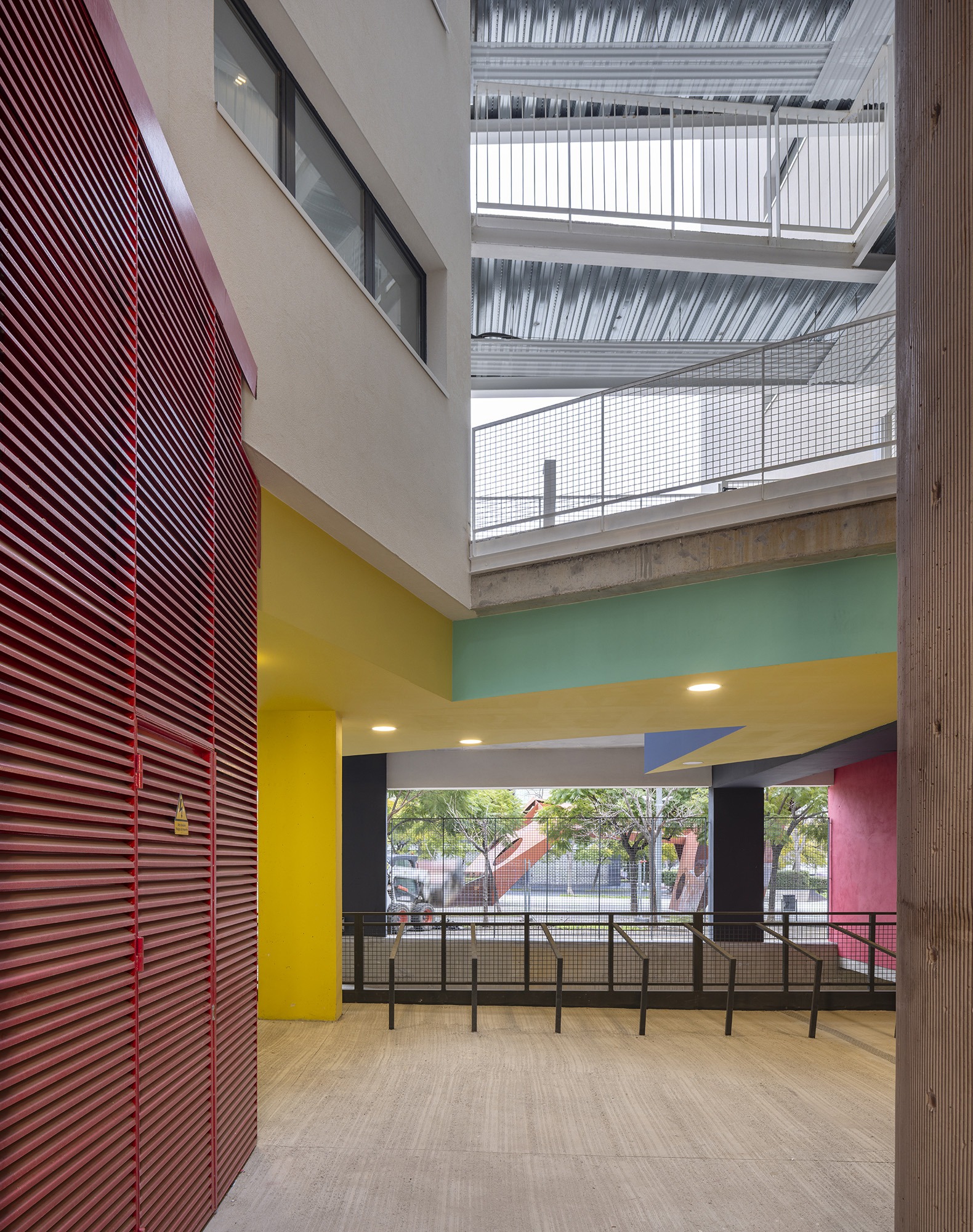 SB Building. 110 affordable rental apartments, complementary spaces, and commercial premises by EMBA. Photography by Oriol Gómez.