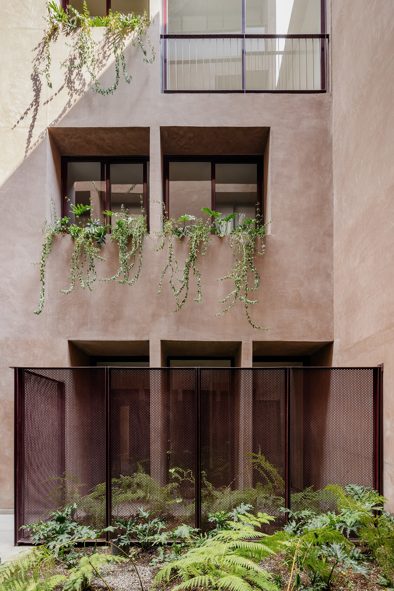 "Londres 187" by CCA. Photograph by Arturo Arrieta, courtesy of CCA | Bernardo Quinzaños.