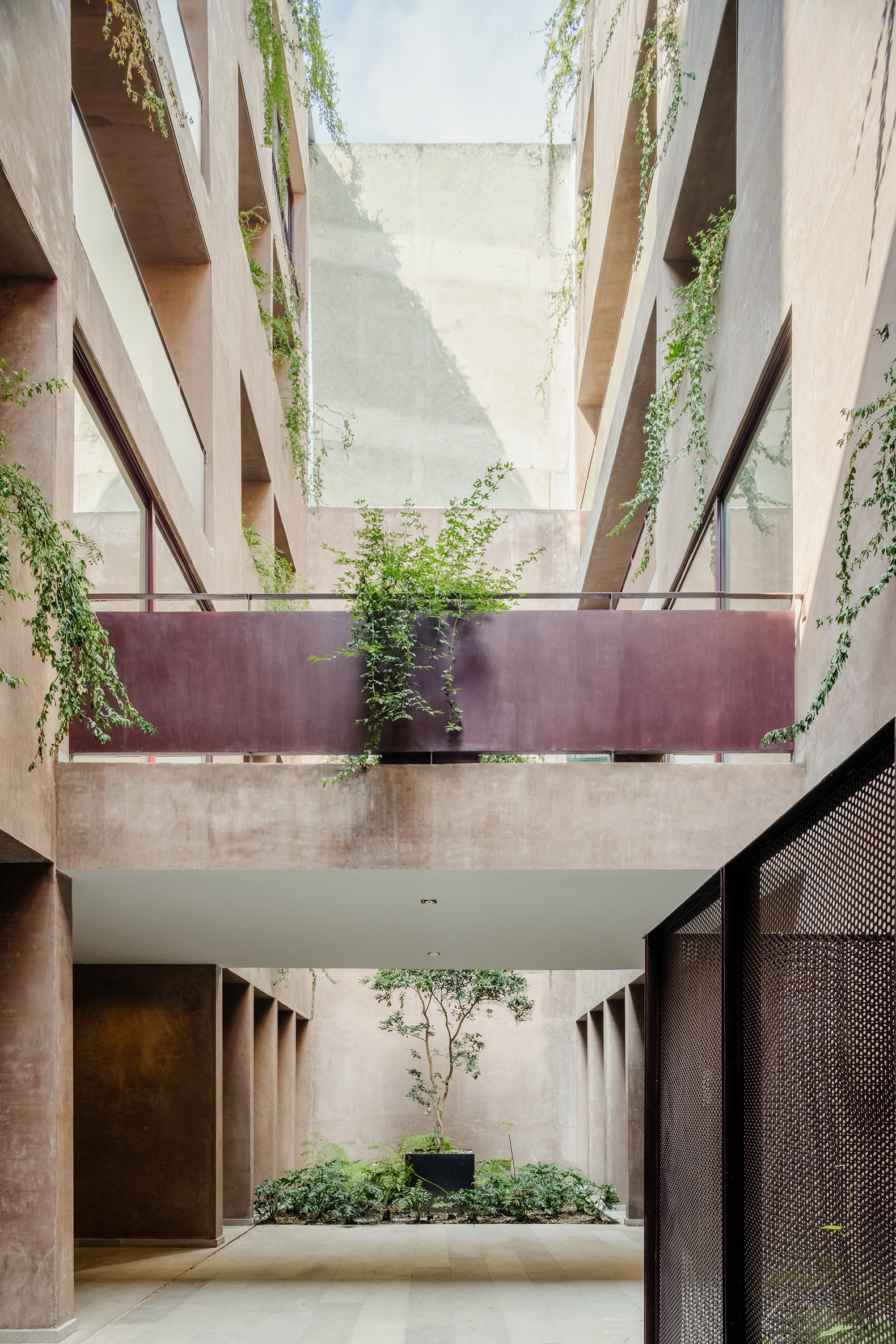 "Londres 187" by CCA. Photograph by Arturo Arrieta, courtesy of CCA | Bernardo Quinzaños.