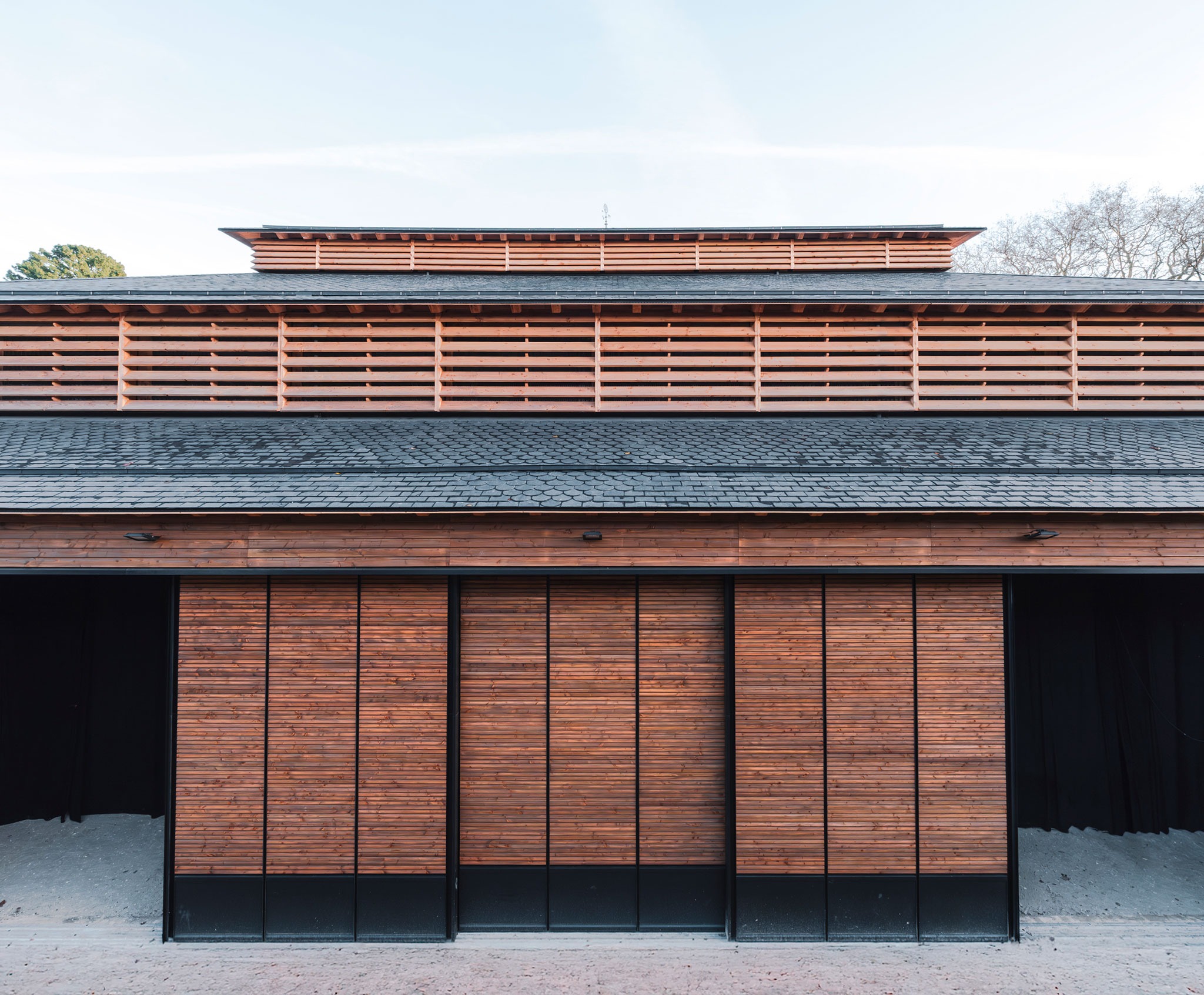 Sala Espectáculos Haras Nacional de Hennebont por K architectures. Fotografía por Yon de Poncins.