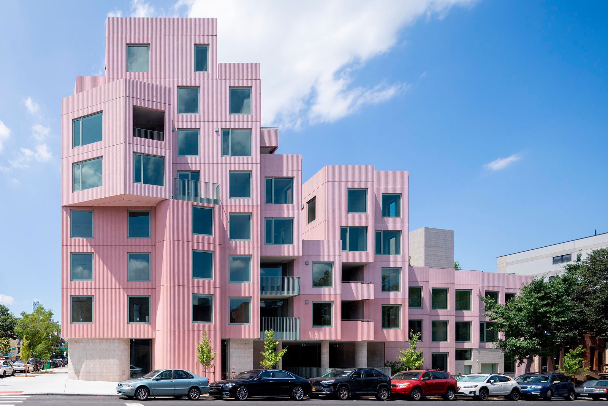 "144 Vanderbilt Ave" by SO – IL. Photograph by Iwan Baan.