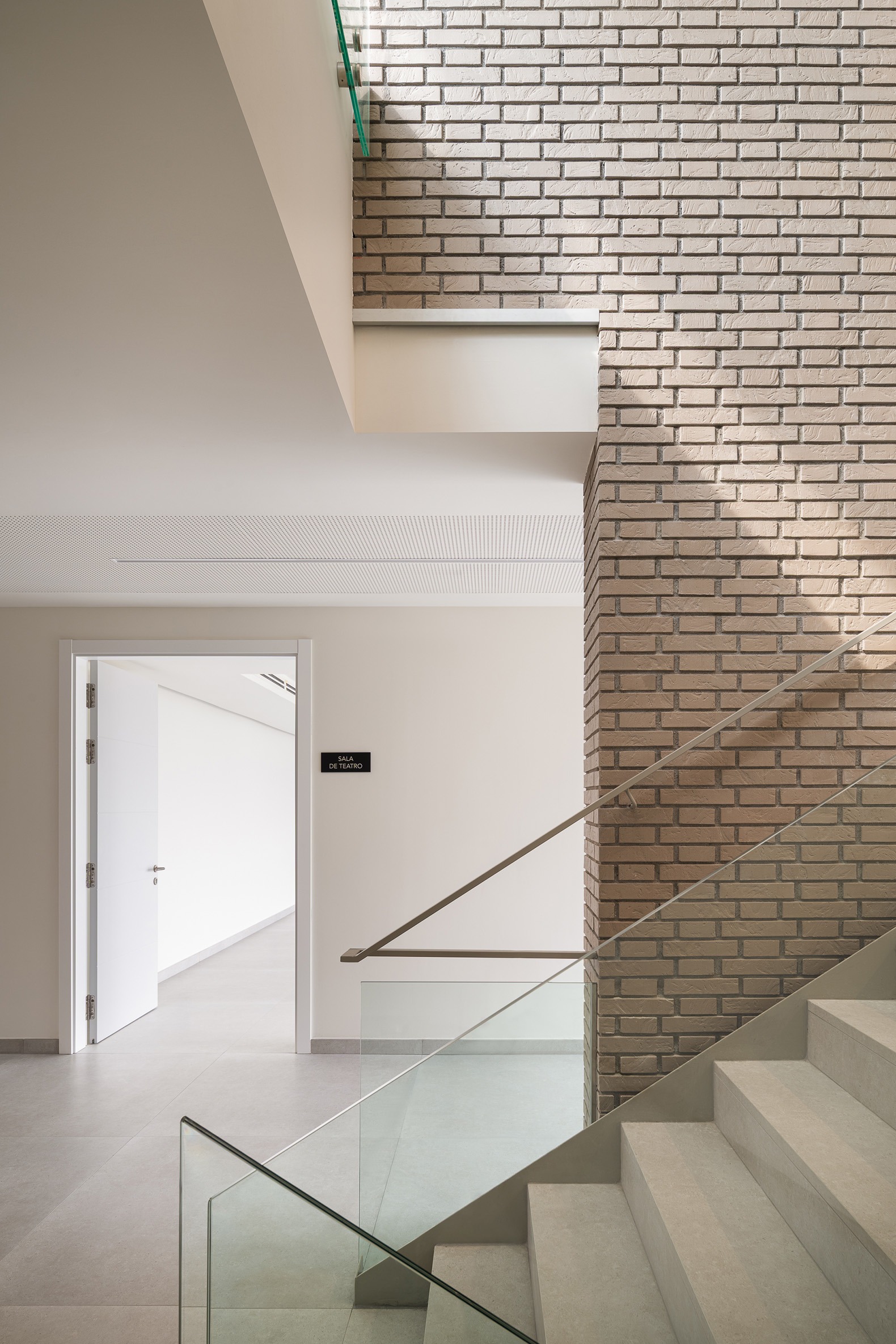 "Los Lavaderos" Cultural Center by Módulo Arquitectos + AMD Arquitectos. Photograph by Gabriel Gallegos Alonso.