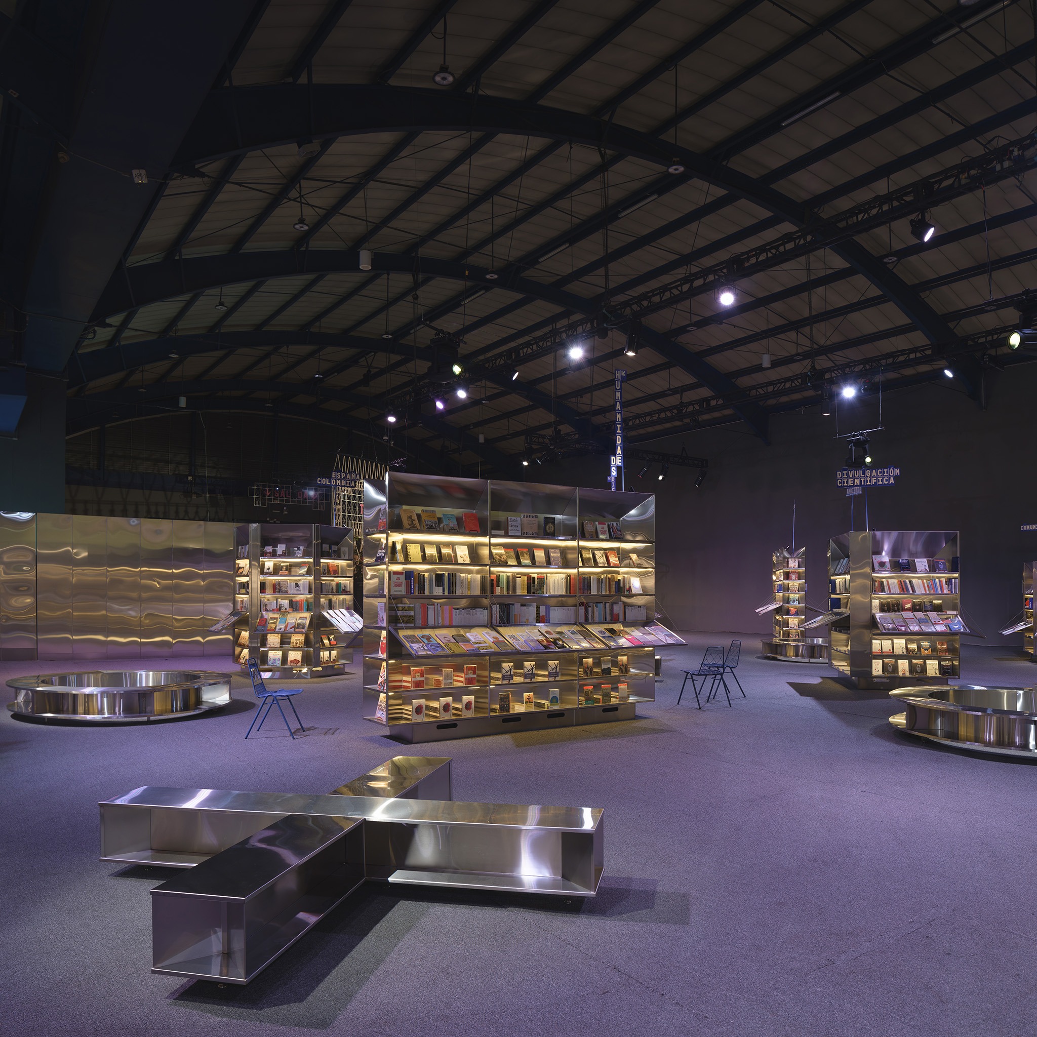 The Spanish Pavilion at Filbo by Lluís Alexandre Casanovas Blanco, Paula Chalkho Rozenblum, Enrique Espinosa Pérez and Santiago Pradilla Hosie. Photograph by Javier Agustín Rojas