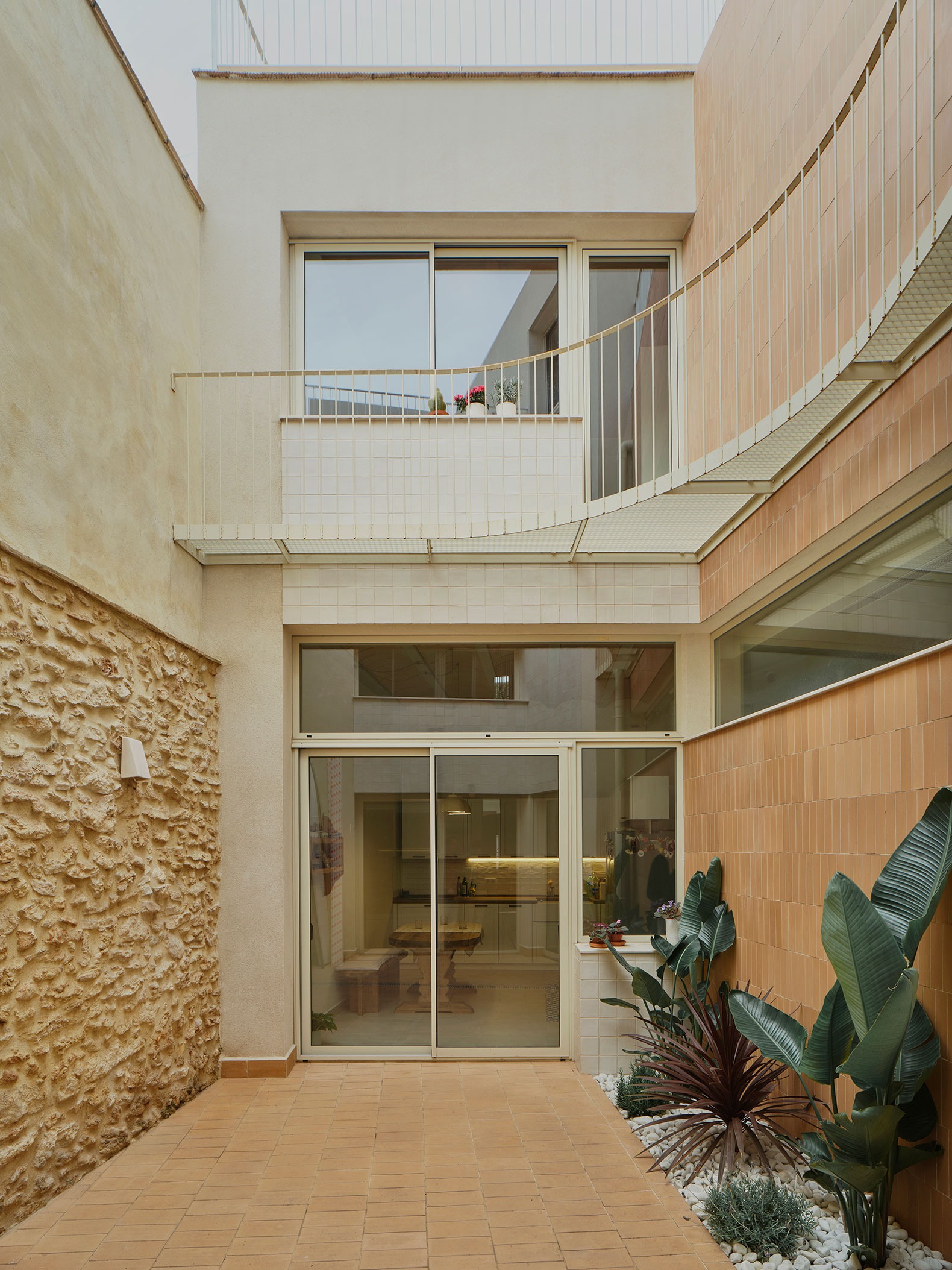 «Casa per a piano i violí» por ENDALT + Josep Eixerés. Fotografía por David Zarzoso.